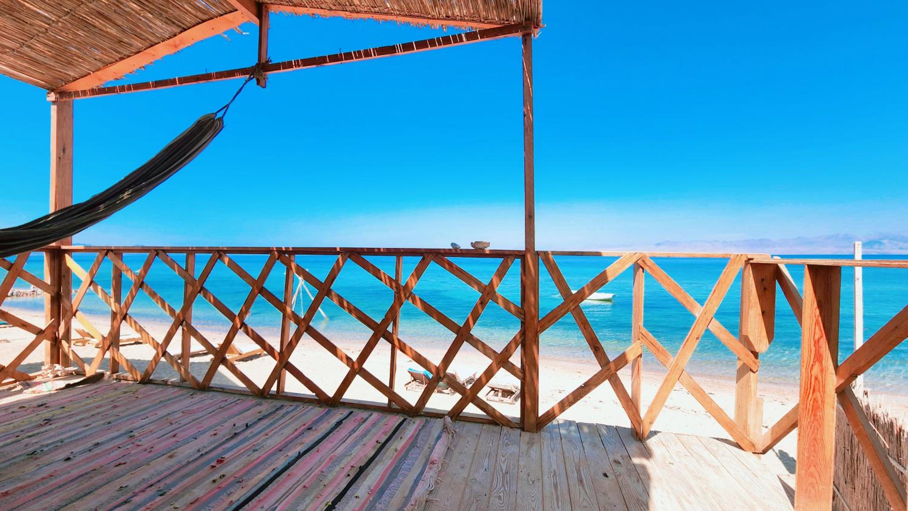 Bungalow - Beach Front - Photo 15