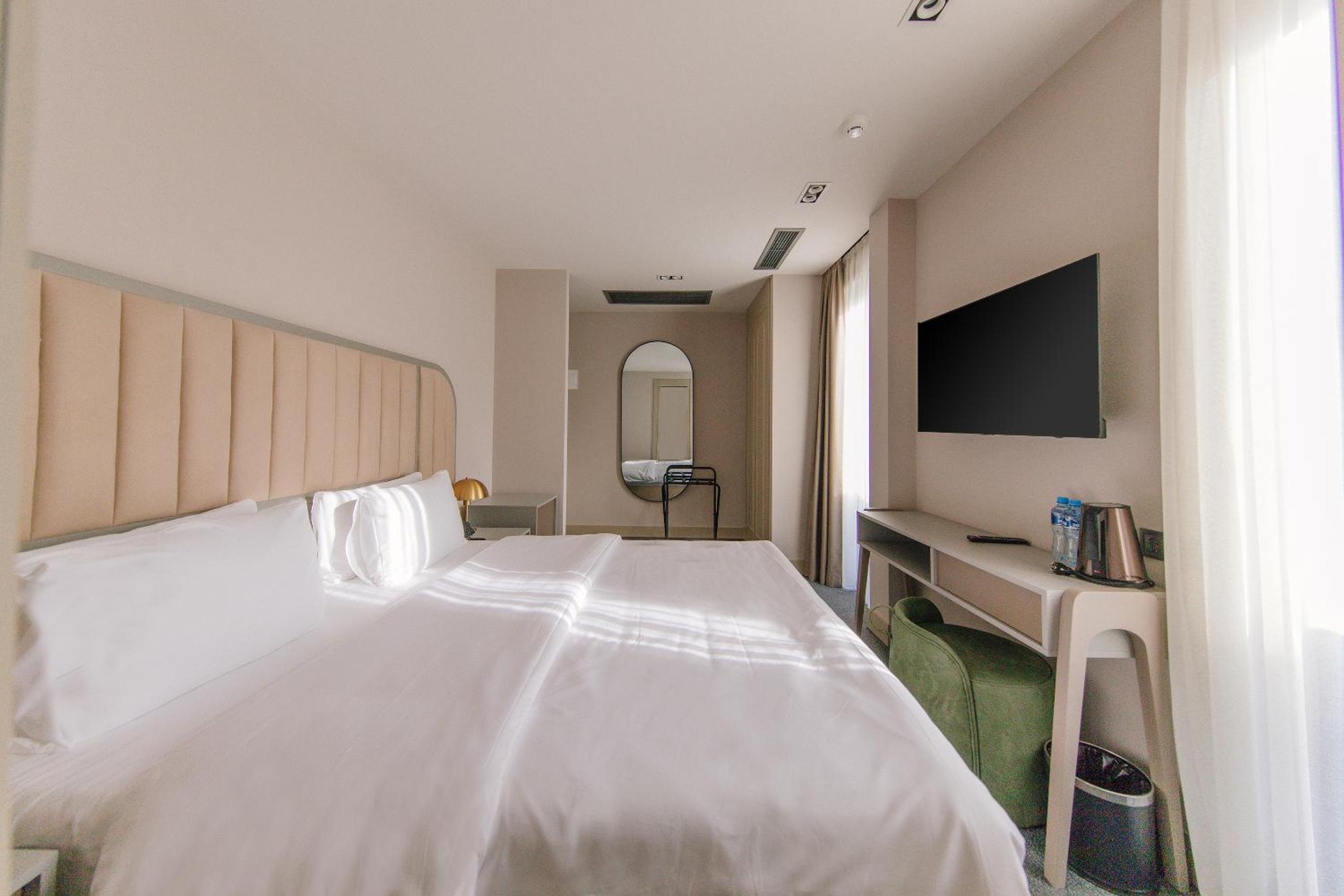 Deluxe Double Room - Photo 3