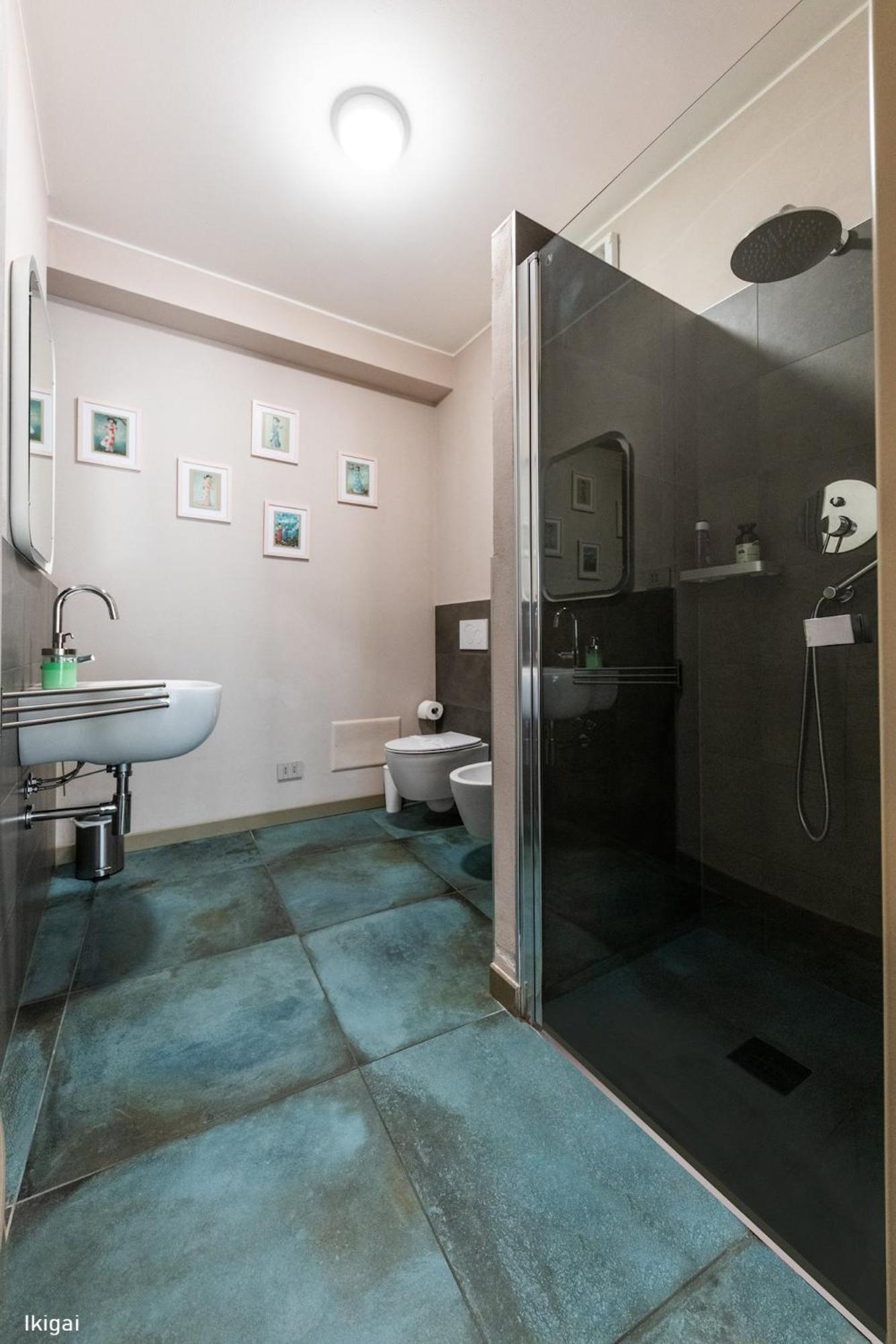Deluxe Double Room (2 Adults + 1 Child) - Photo 7