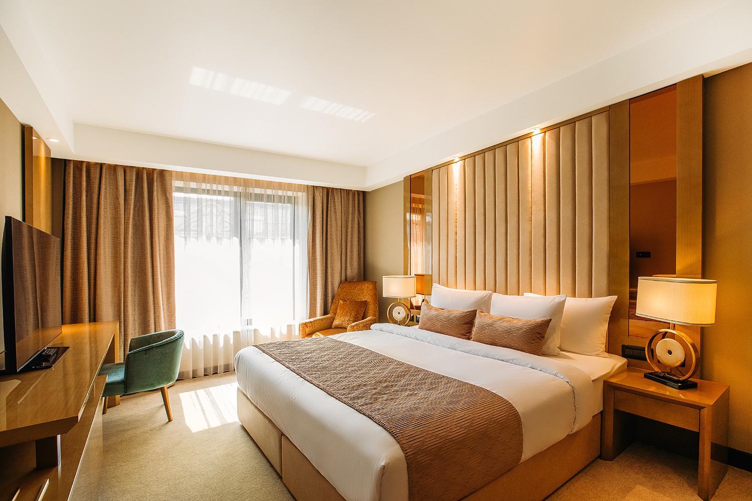 Deluxe King Room - Photo 1