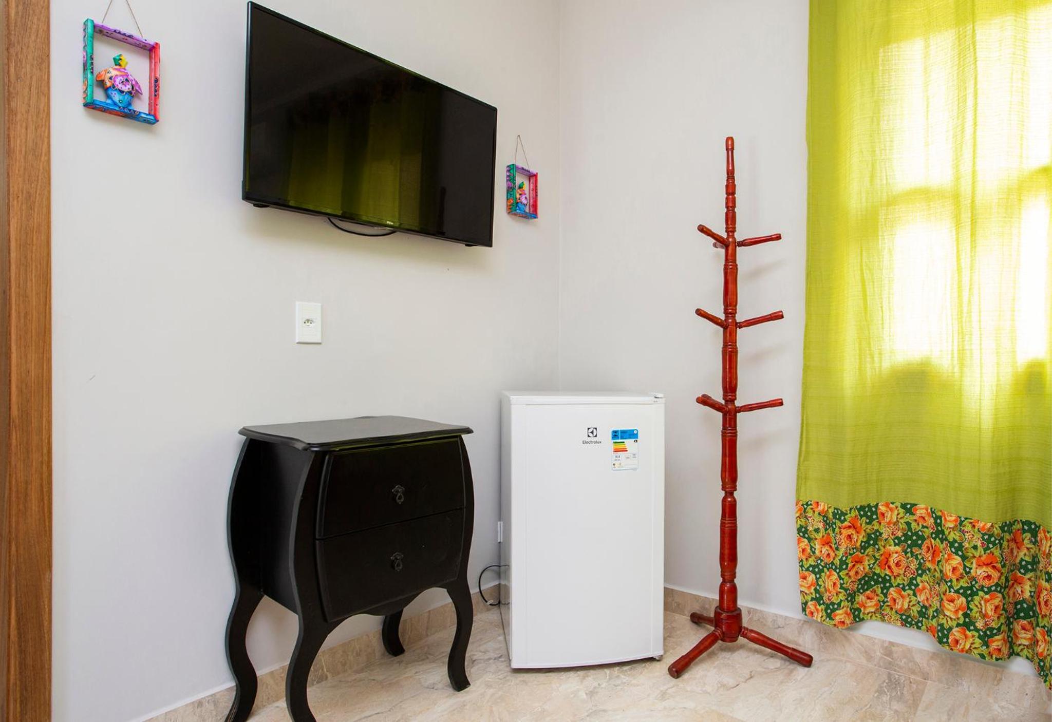 Superior Family Room - Photo 4