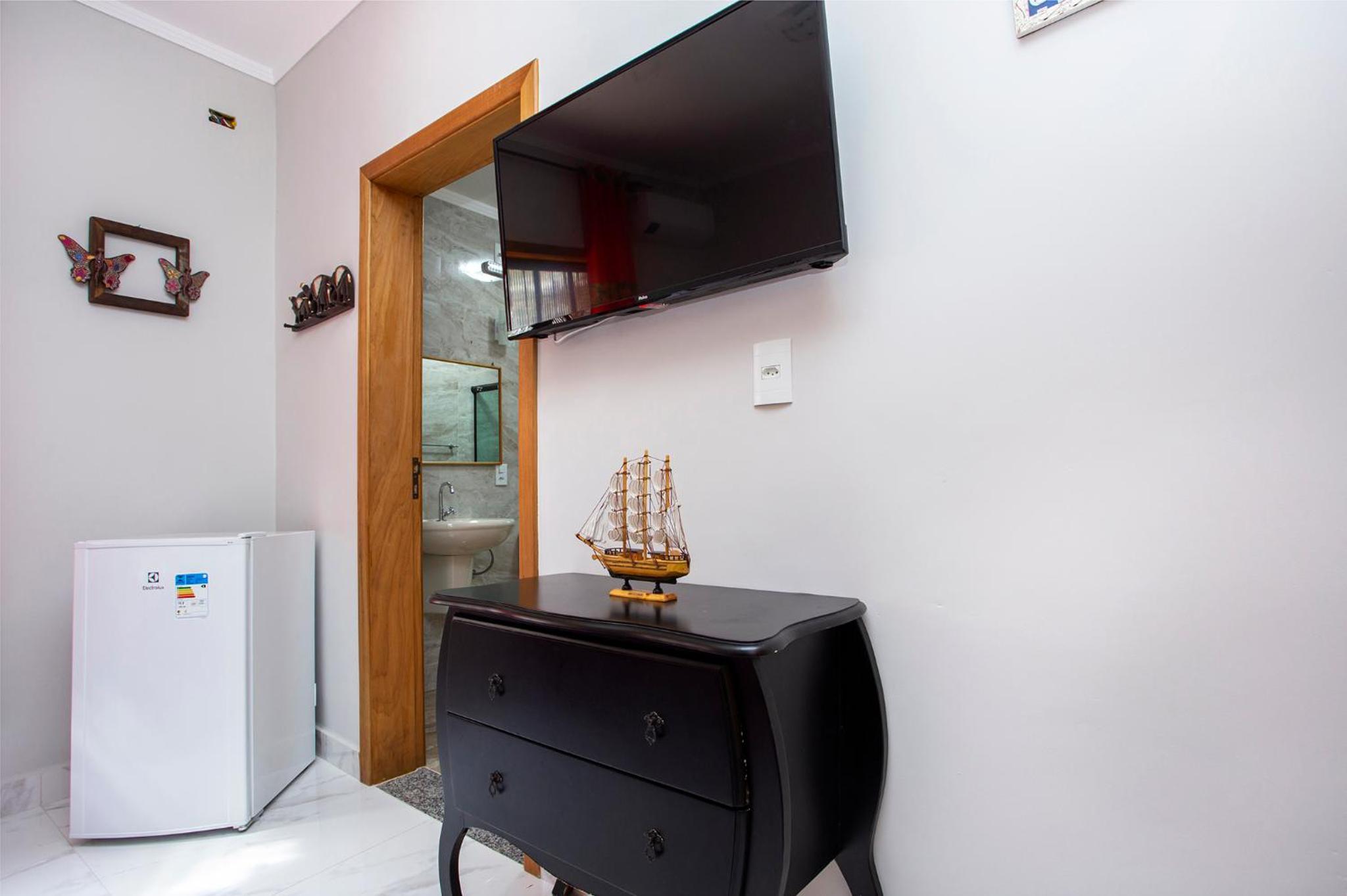 Standard Family Room - Photo 3