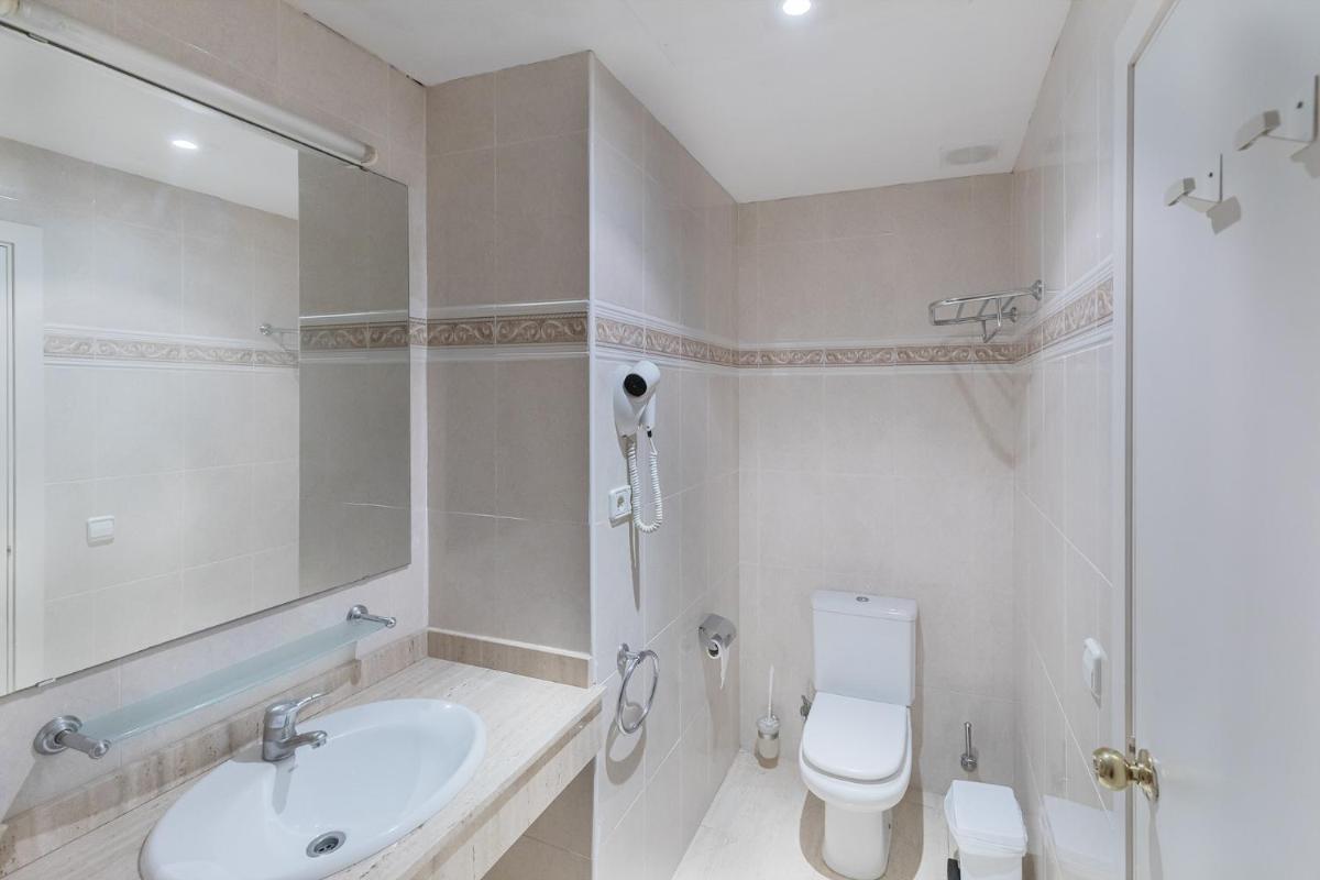 Standard Double Room photo 3