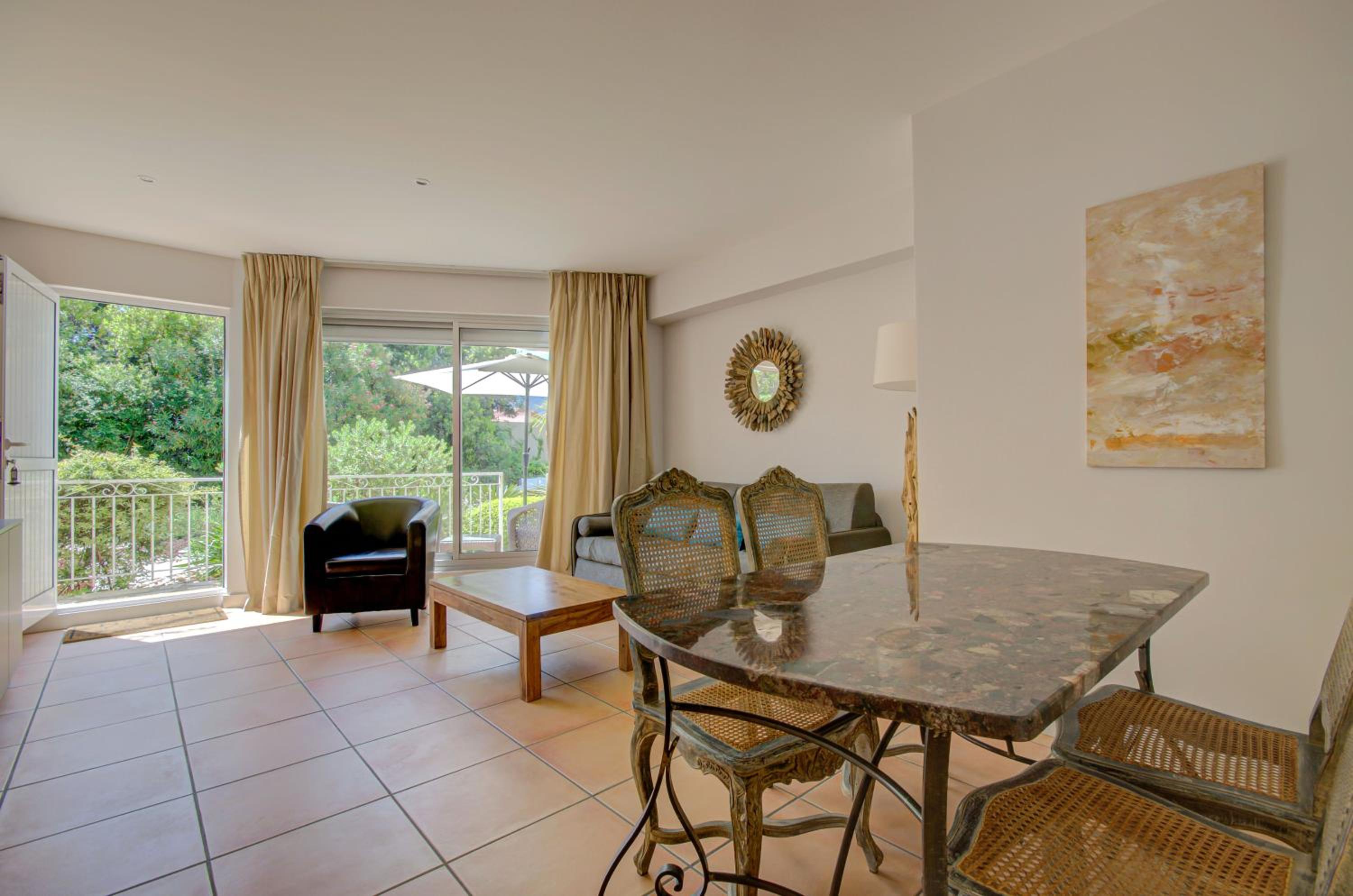 Appartement avec Suite Familiale et Terrasse (2 Adultes + 2 Enfants) - Accès Spa Inclus