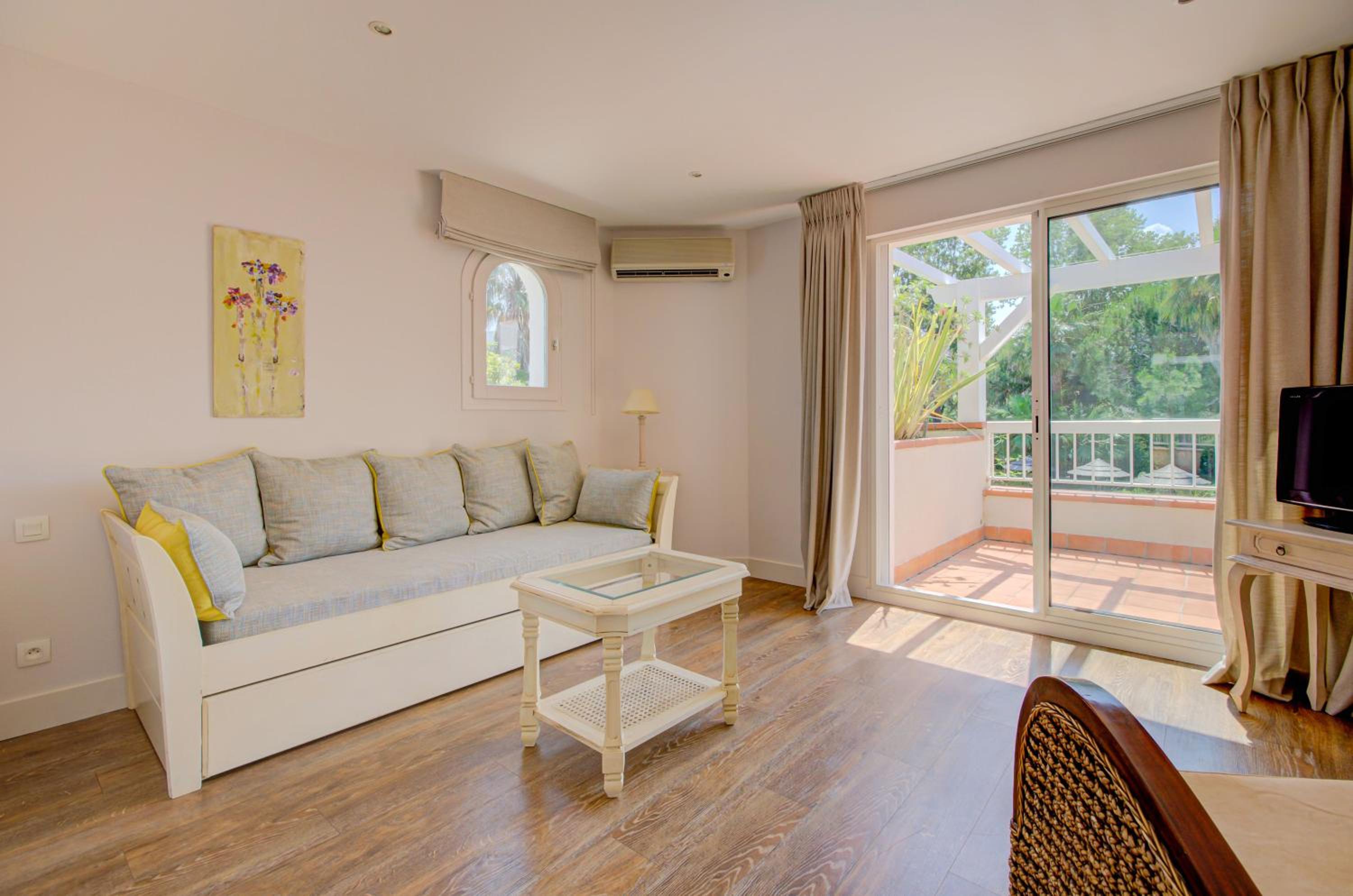 Suite with Terrace - Spa Access - Photo 4