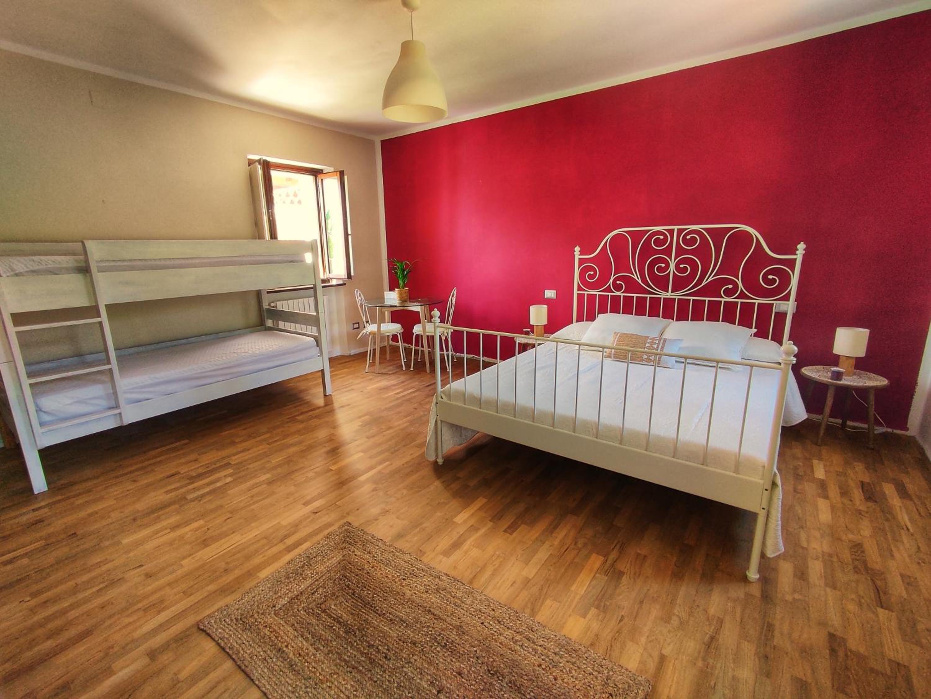 Large Double Room photo 1