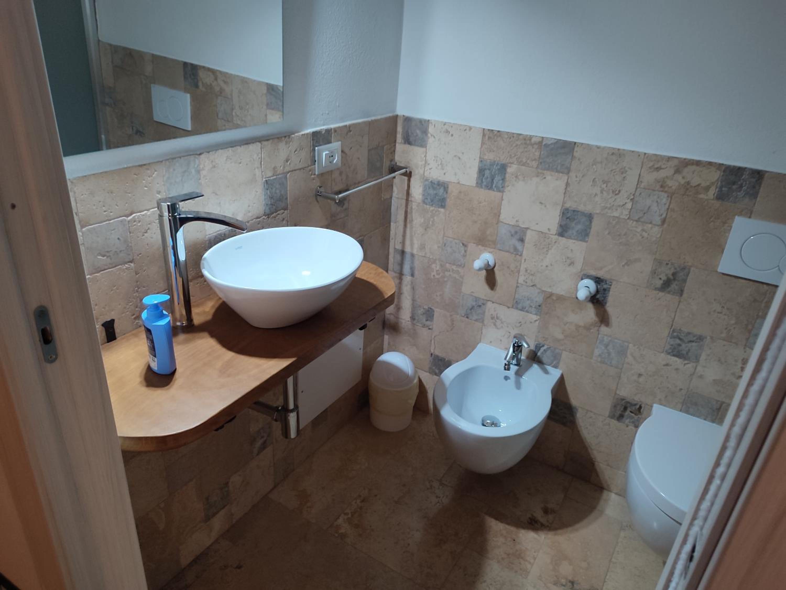 Large Double Room - Photo 8