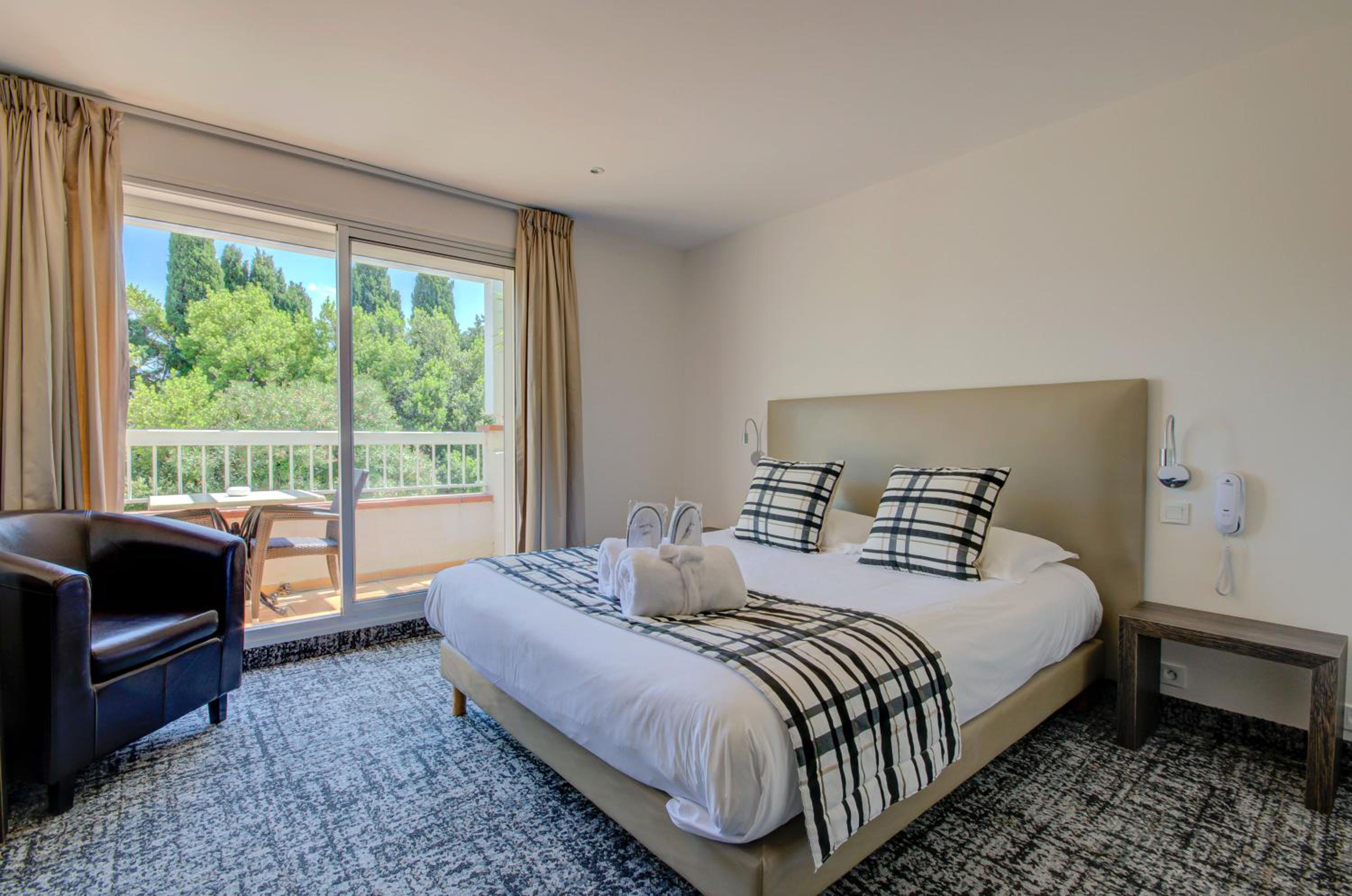 Chambre Double Premium avec Terrasse - Accès Spa Inclus