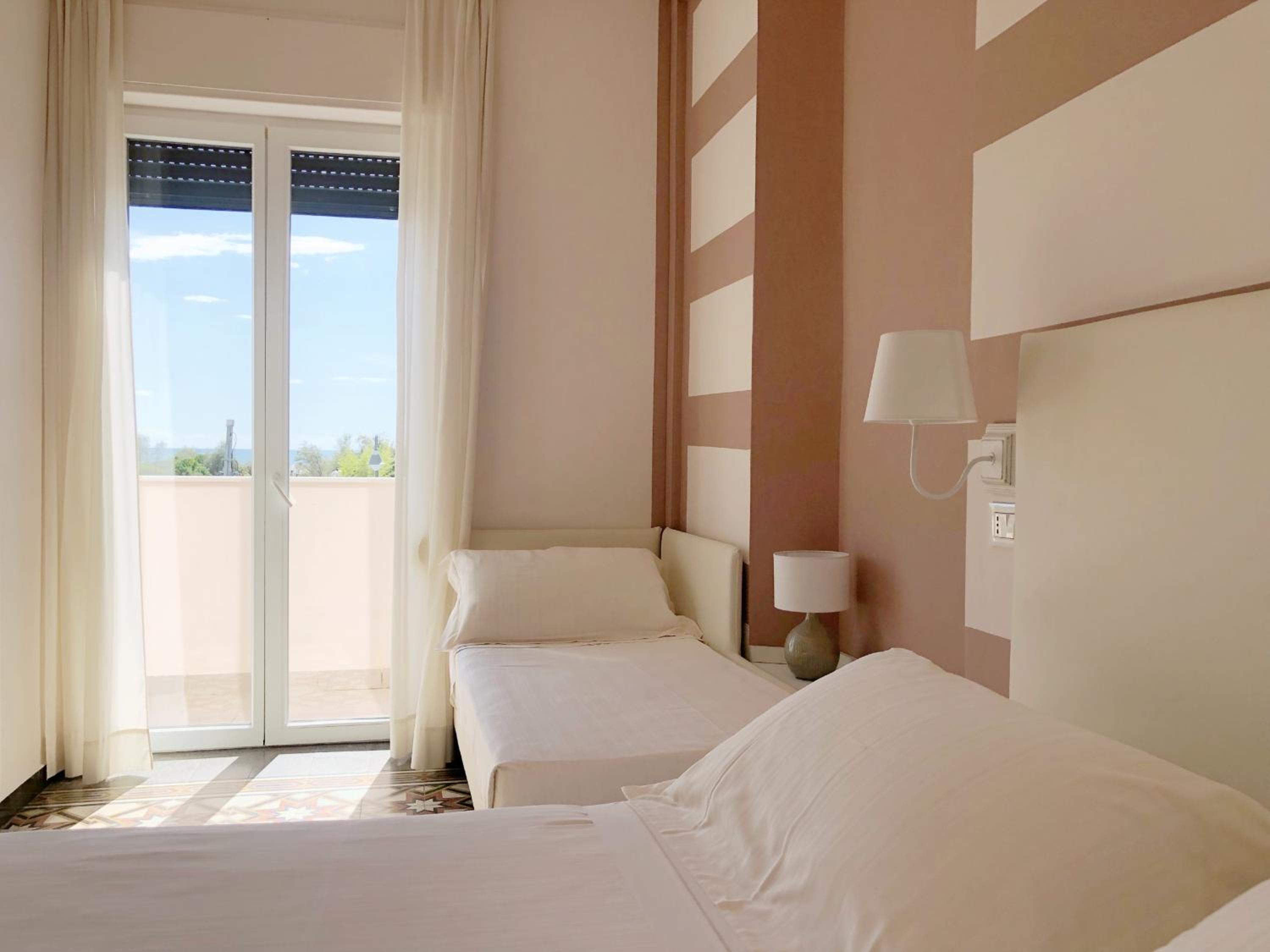 Classic Triple Room with Balcony photo 3
