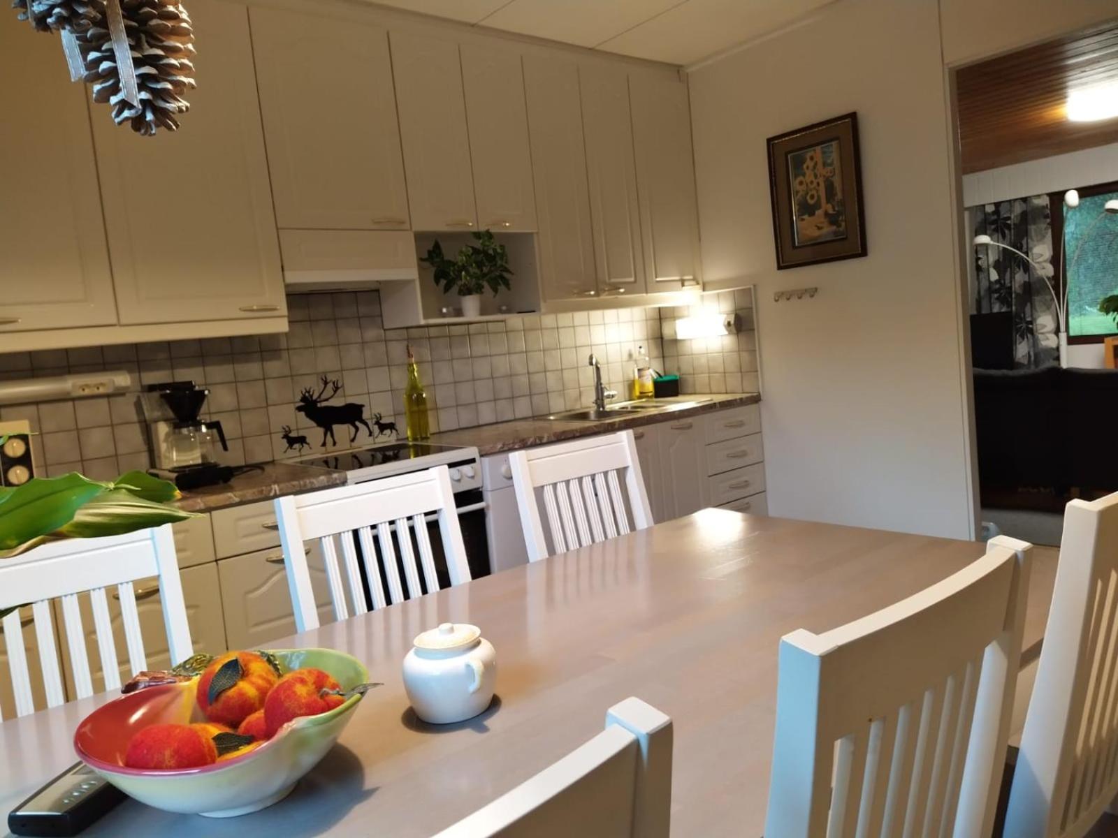 Three-Bedroom House - Photo 5