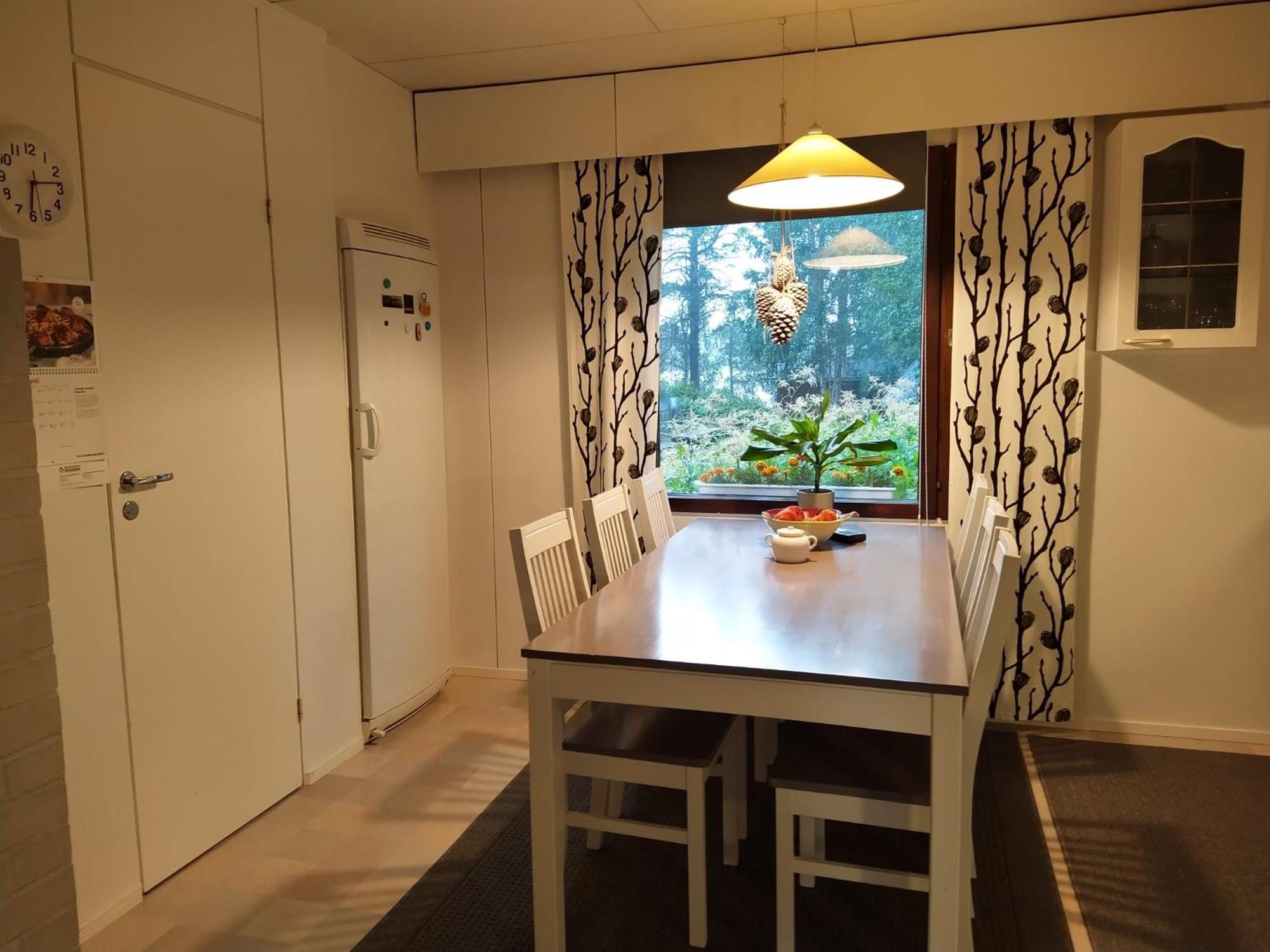 Three-Bedroom House - Photo 3
