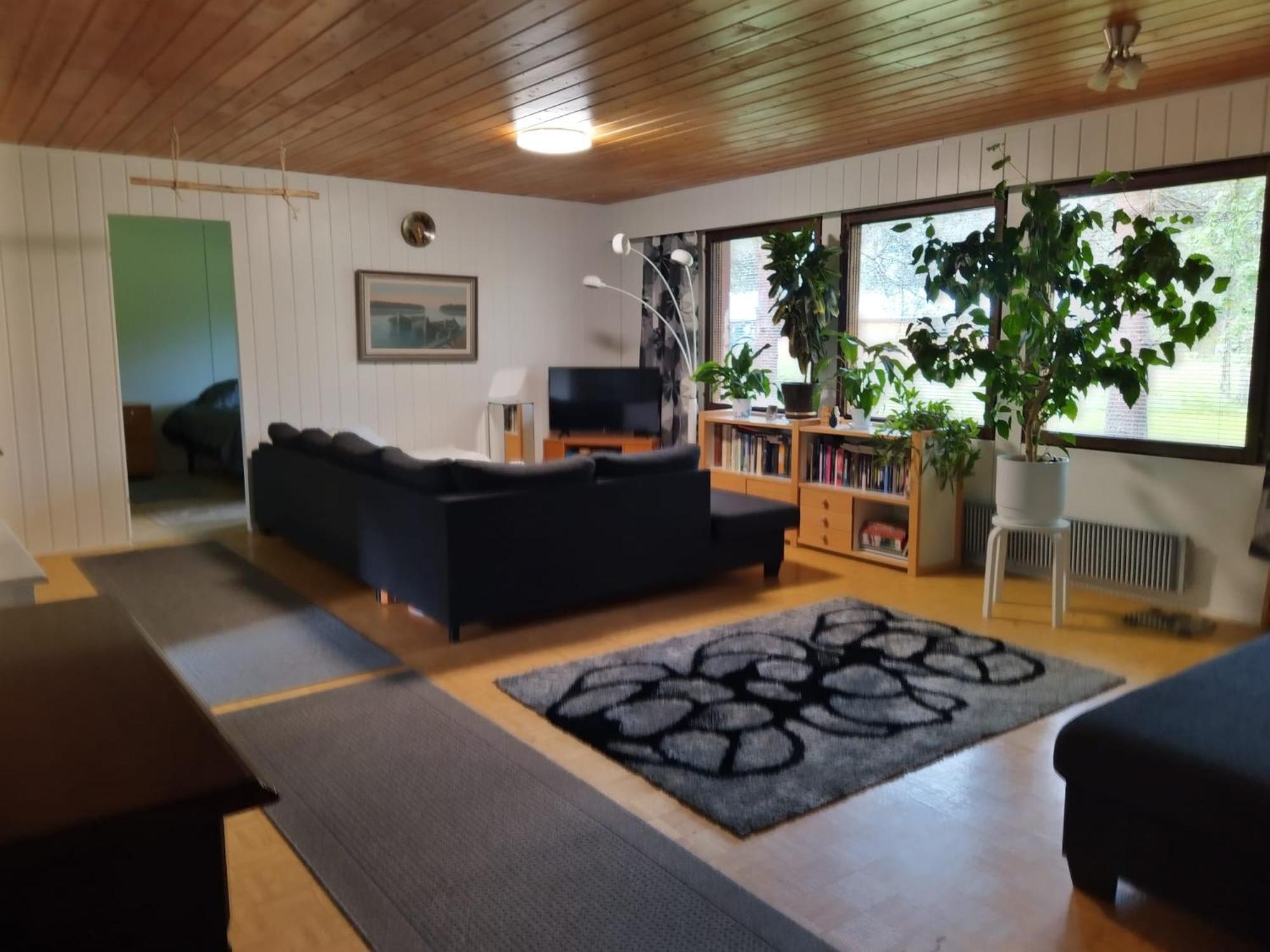 Three-Bedroom House - Photo 2