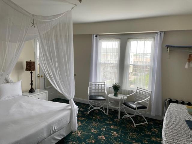 Queen Room - Non-Smoking photo 1