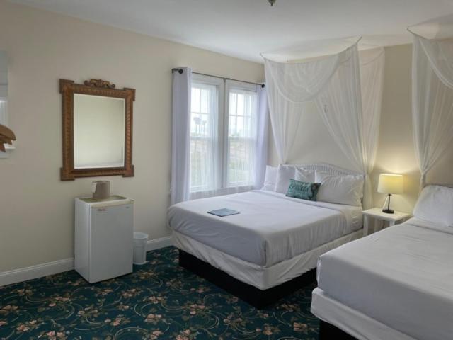 Double Room with Two Double Beds - Non-Smoking photo 1