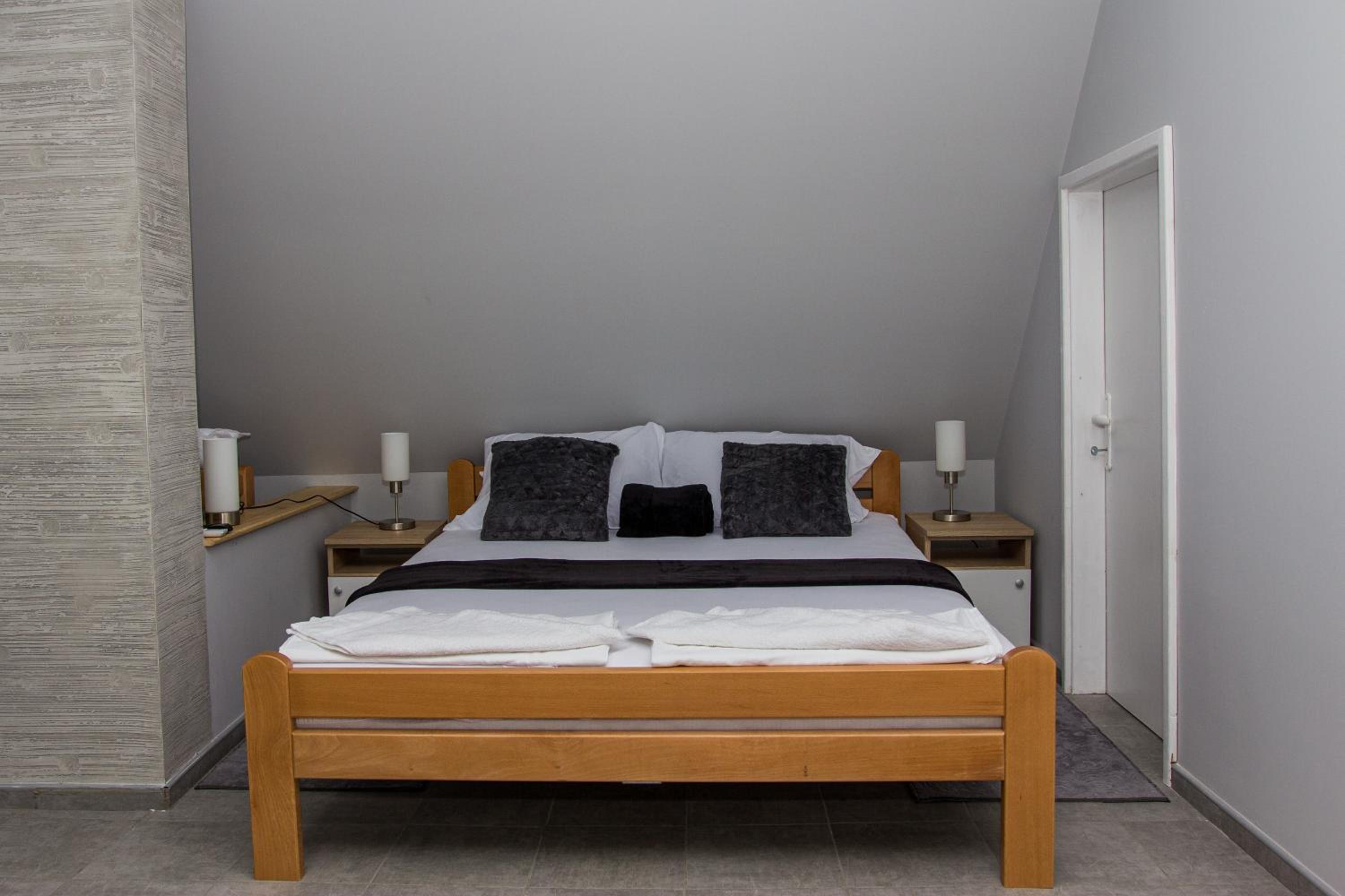 Quadruple Room with Balcony photo 3