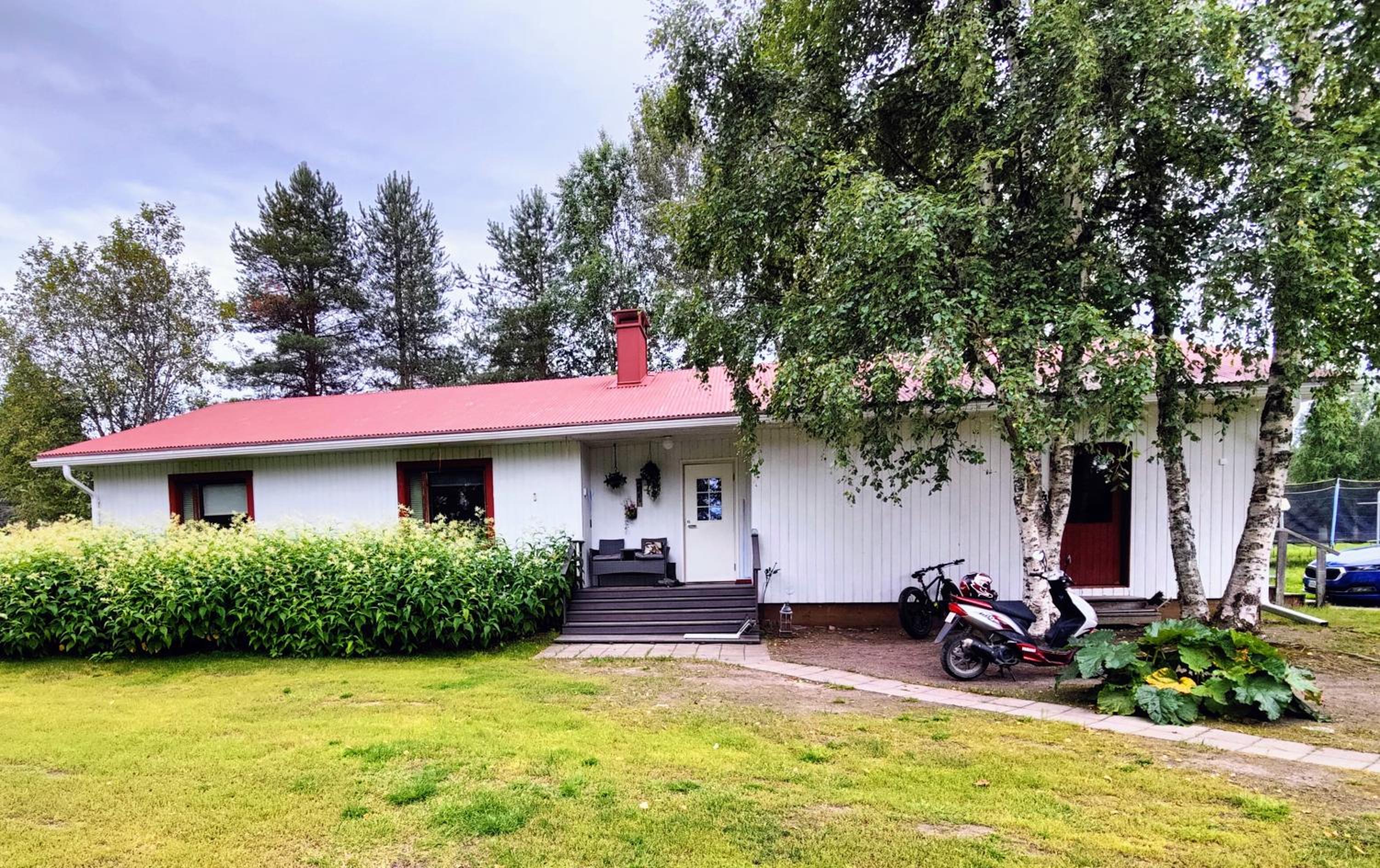 Three-Bedroom House - Photo 16
