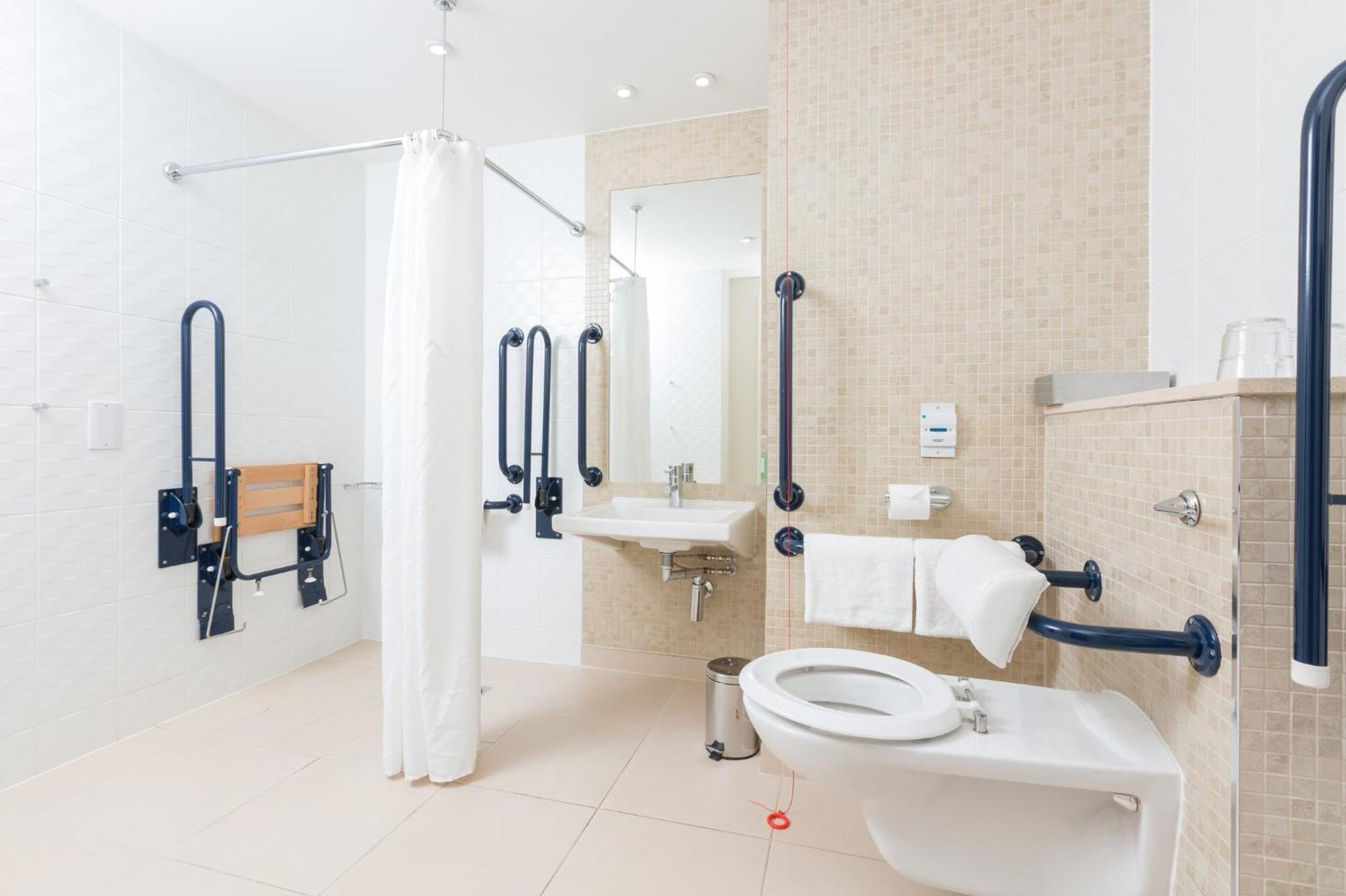 Standard Double Room - Disability Access - Photo 23