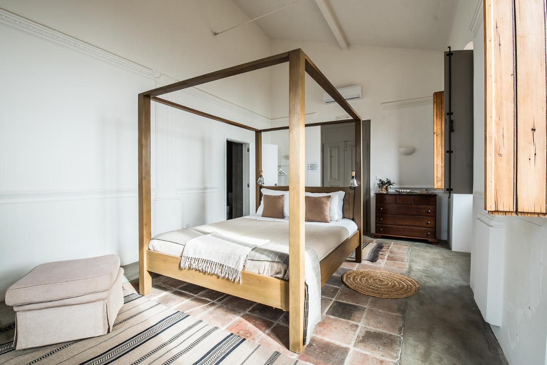 Large Double Room photo 2