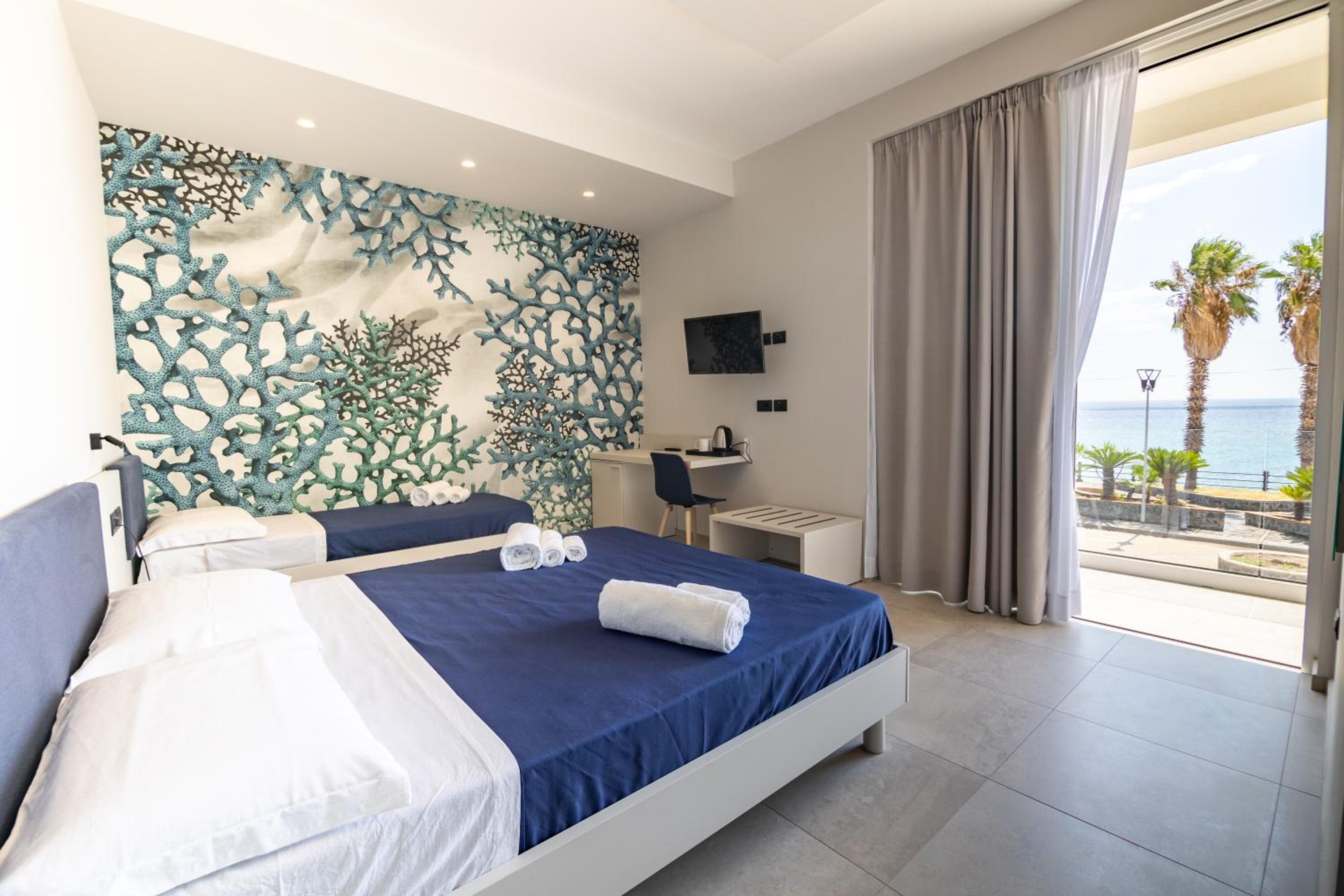 Triple Room with Sea View
