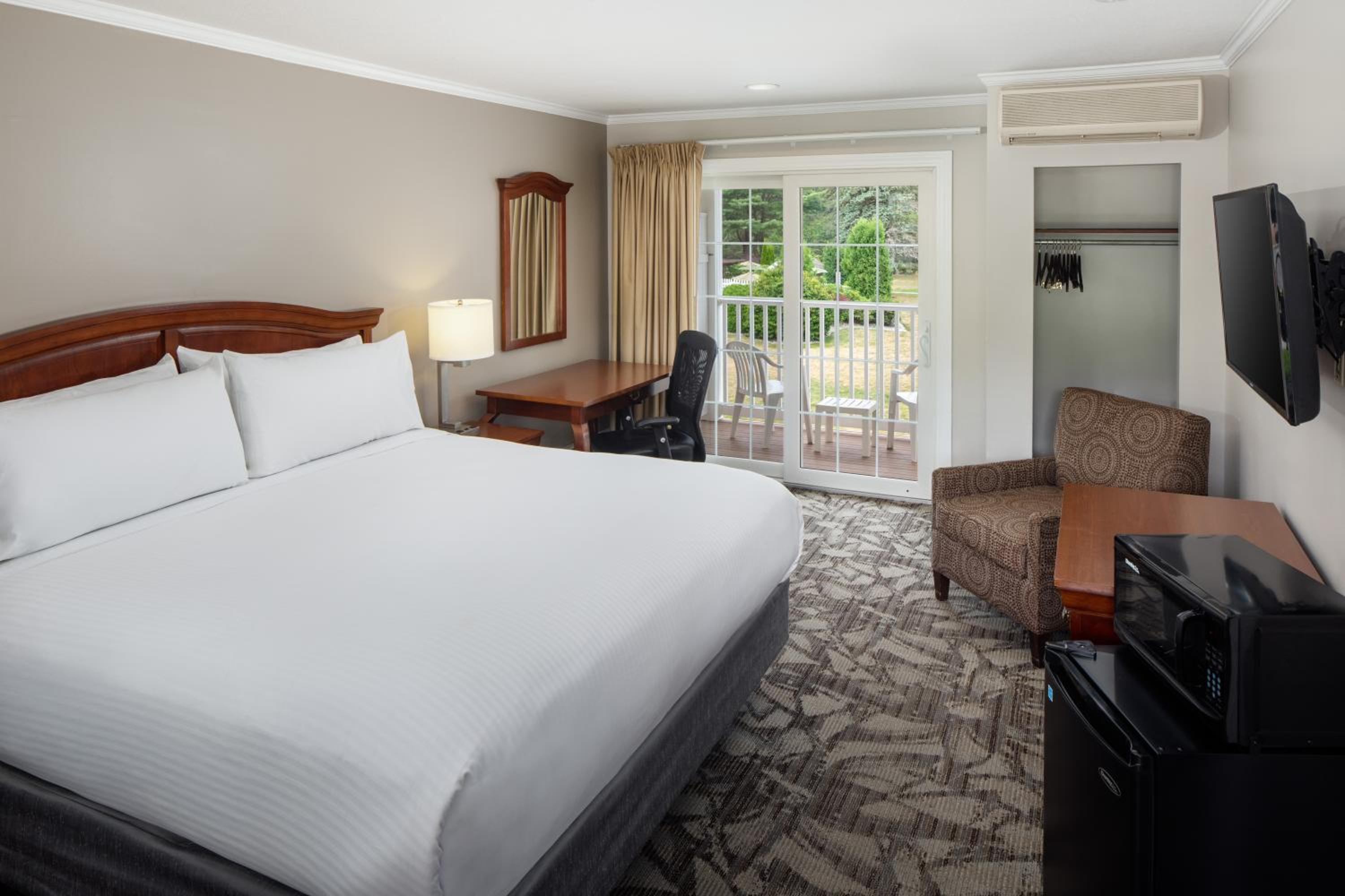 Standard King Room - Photo 2