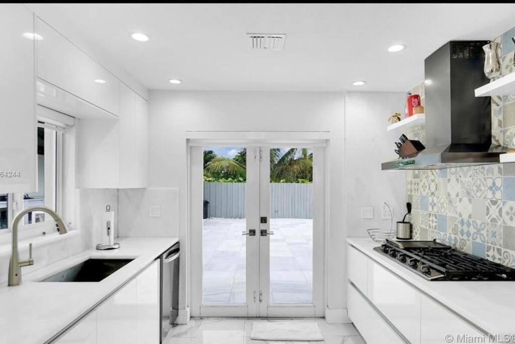 Four-Bedroom House photo 3