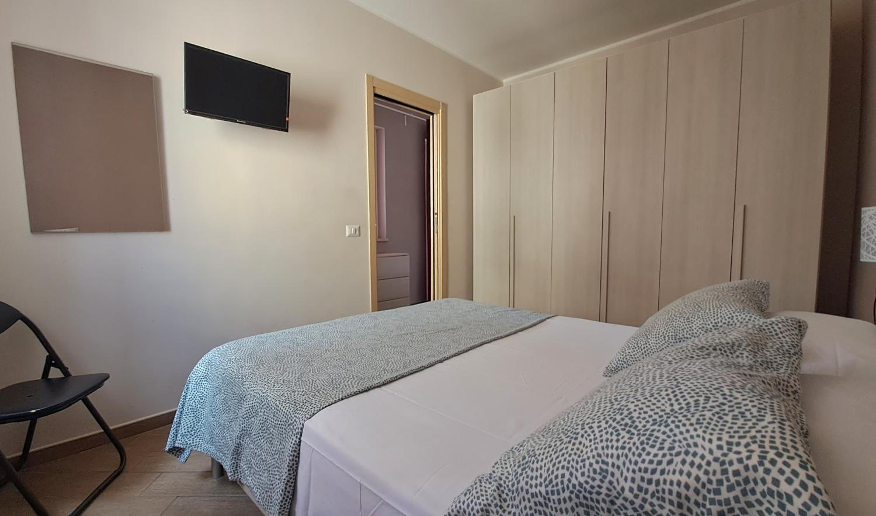 Twin Room with Extra Bed photo 1