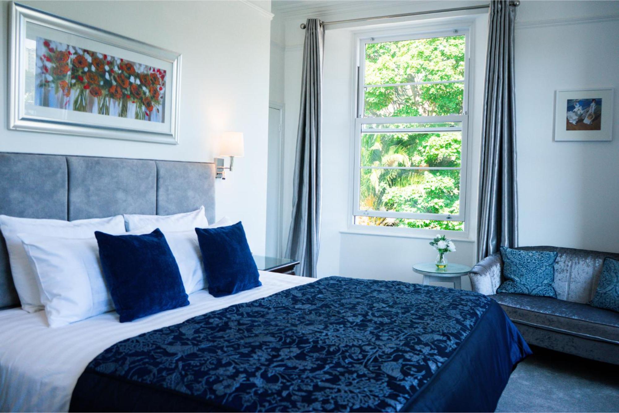 Deluxe Double Room - Photo 12
