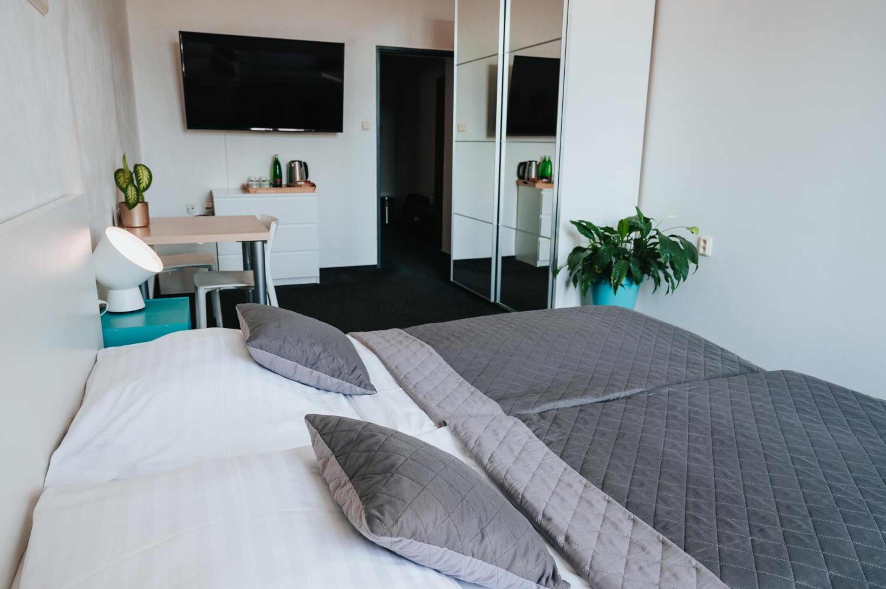 Economy Double Room - Photo 2