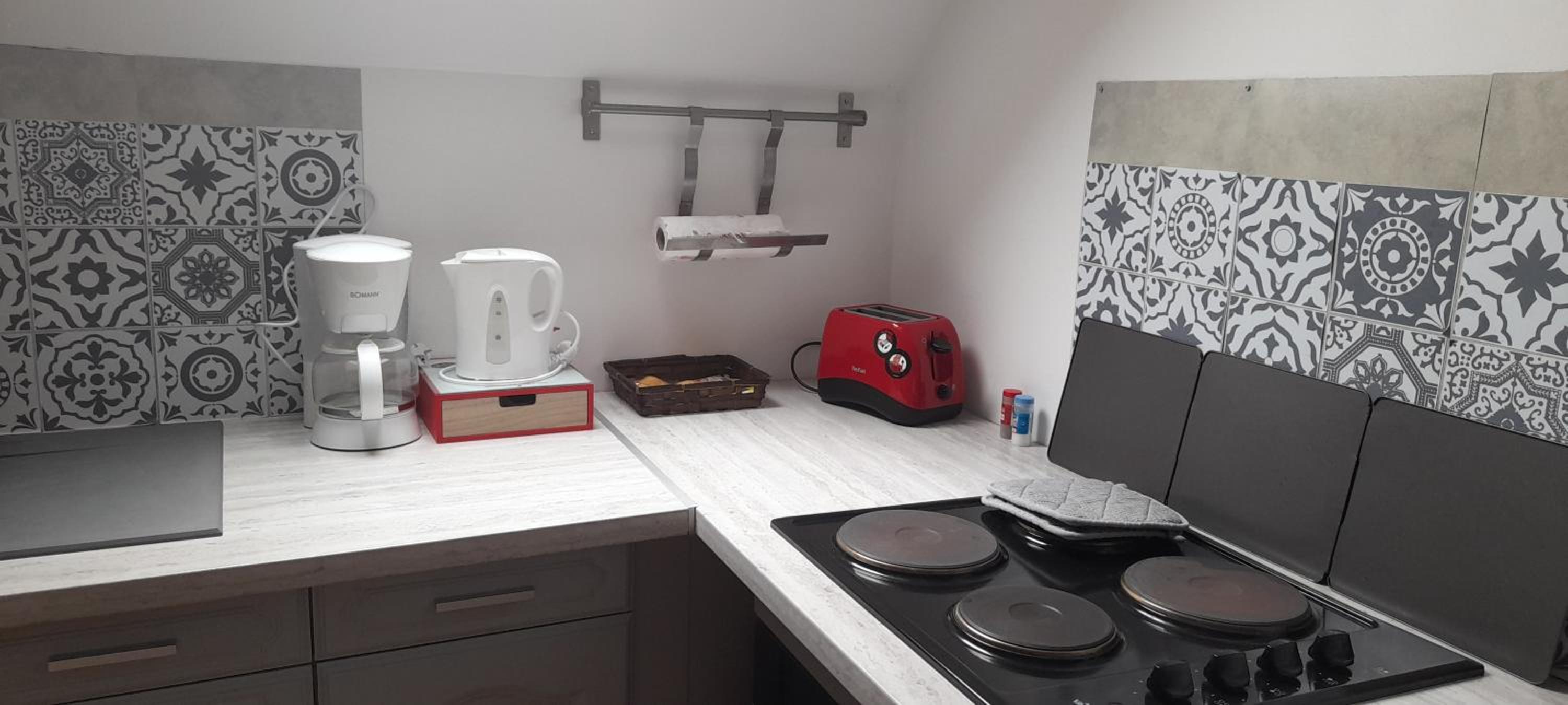 One-Bedroom House - Photo 18