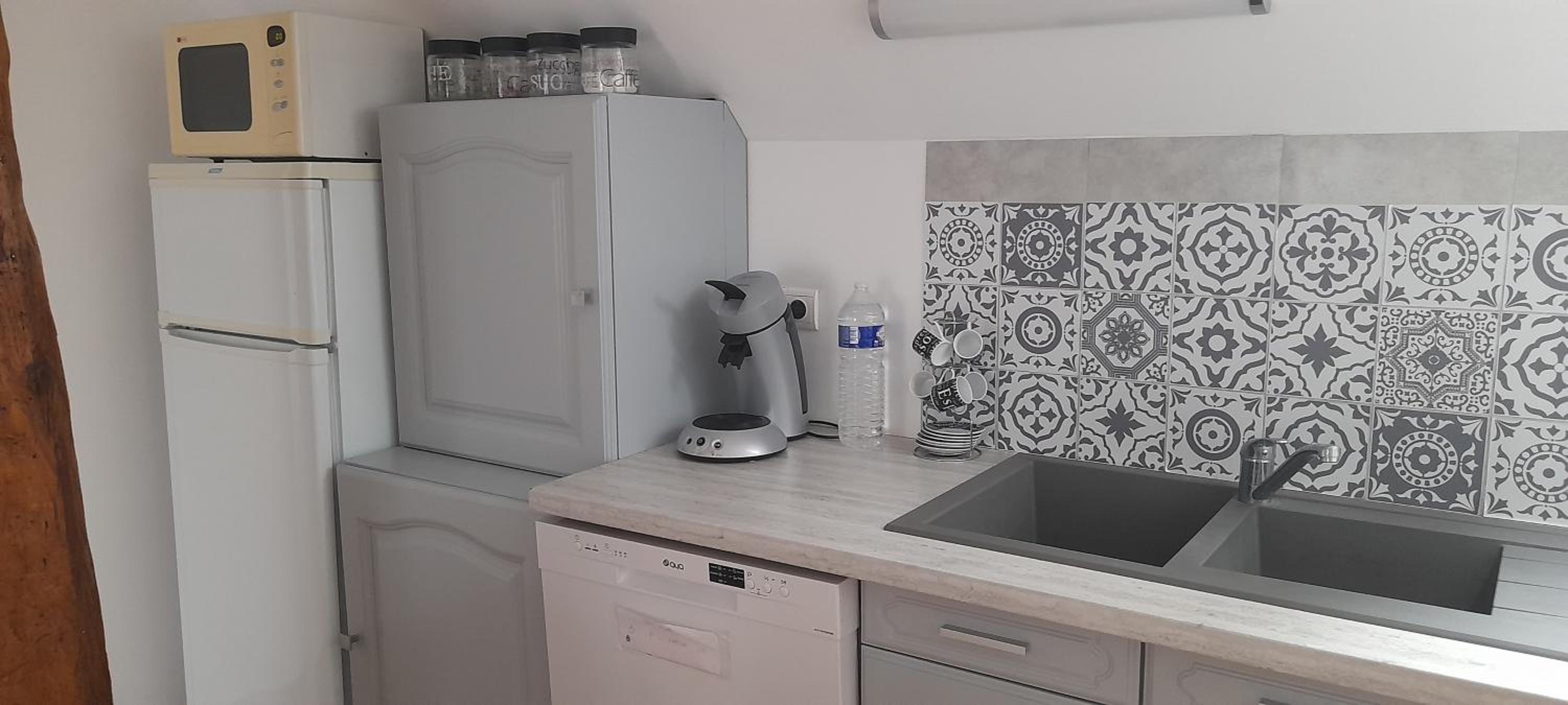 One-Bedroom House - Photo 17