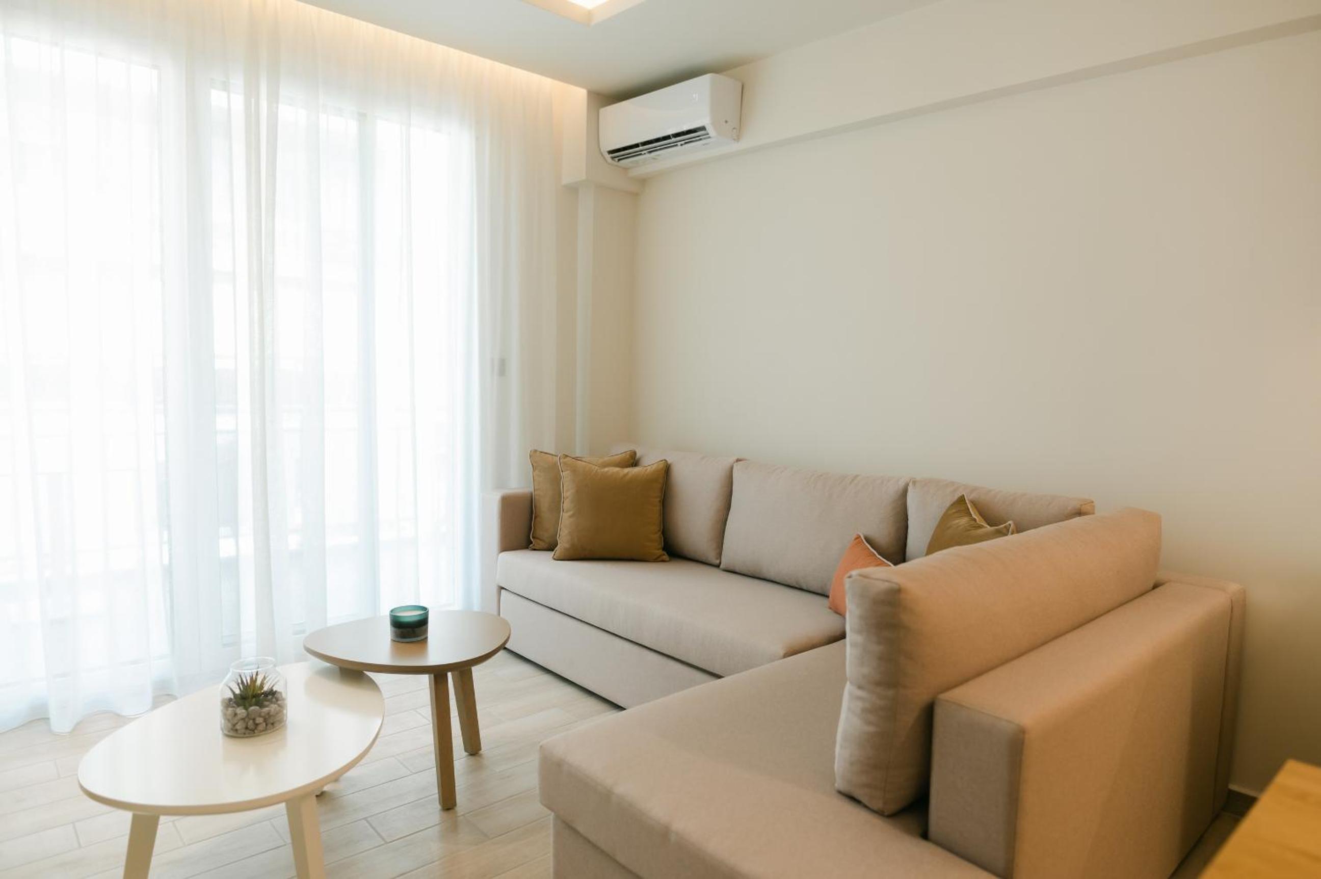 One-Bedroom Apartment photo 2