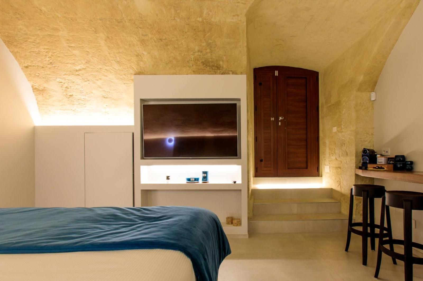 Queen Room with Spa Bath