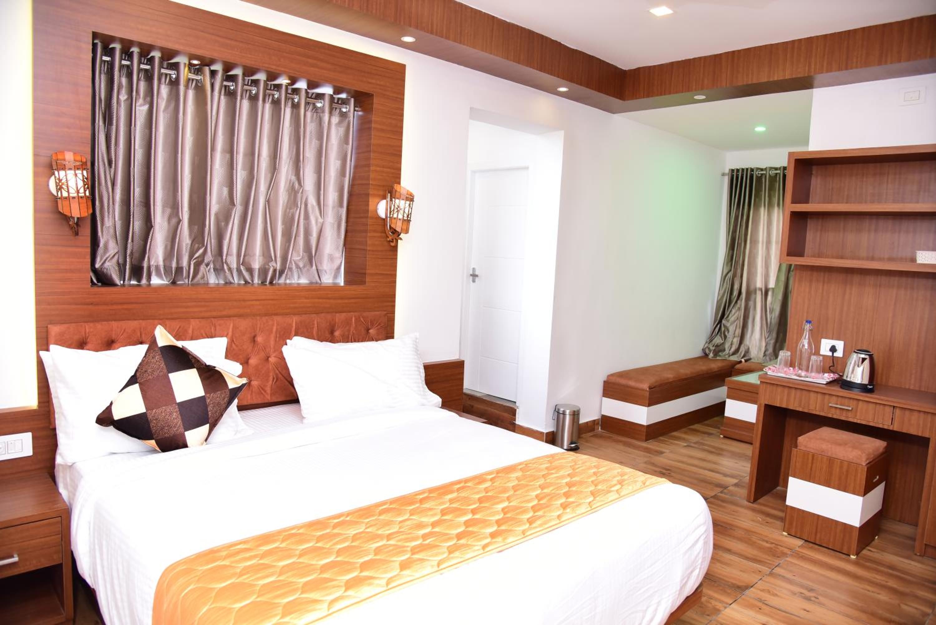 Superior King Room photo 2