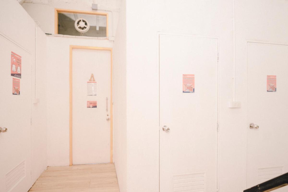 Standard Double Room with Shared Bathroom photo 3