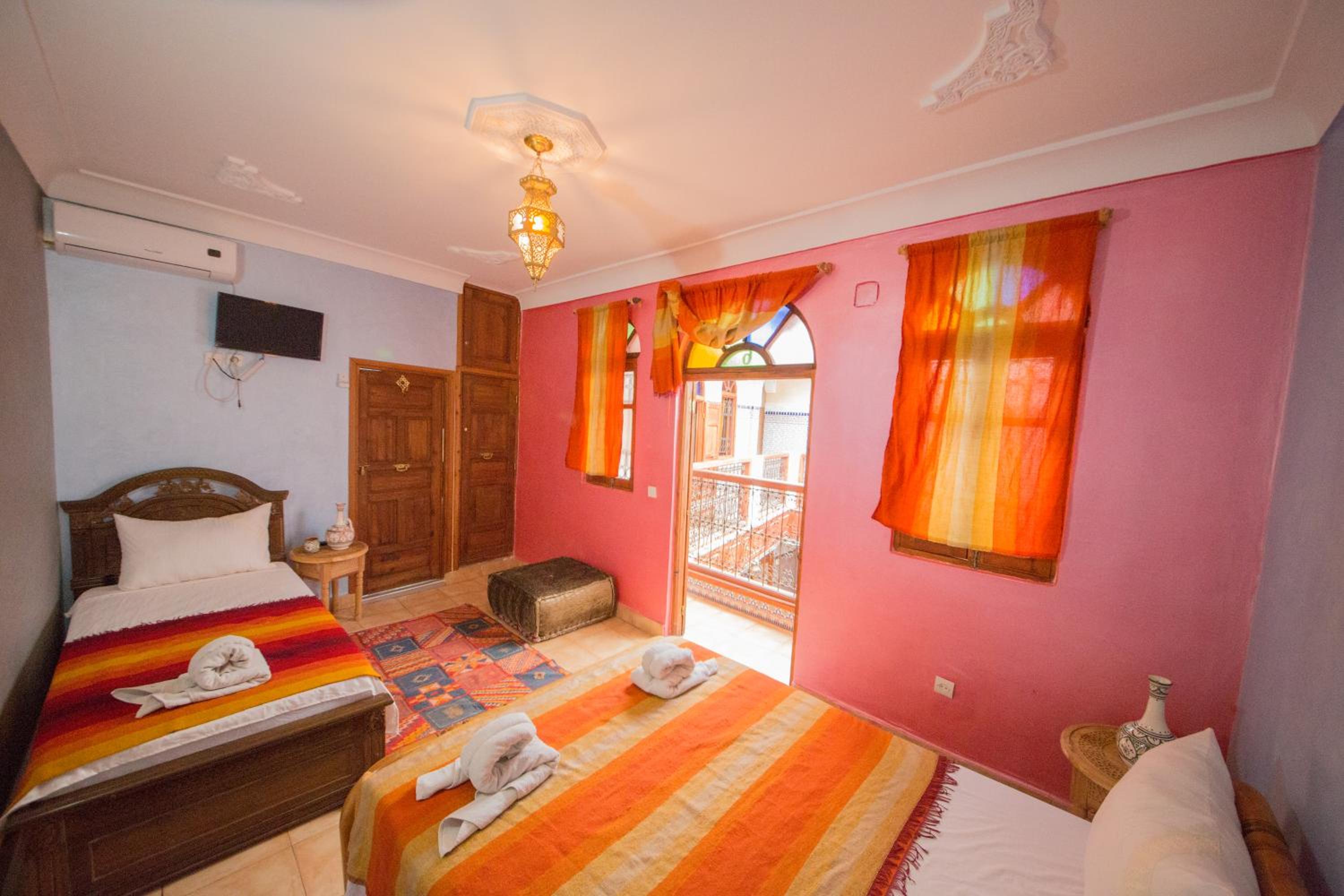 Triple Room with Private Bathroom - Photo 6