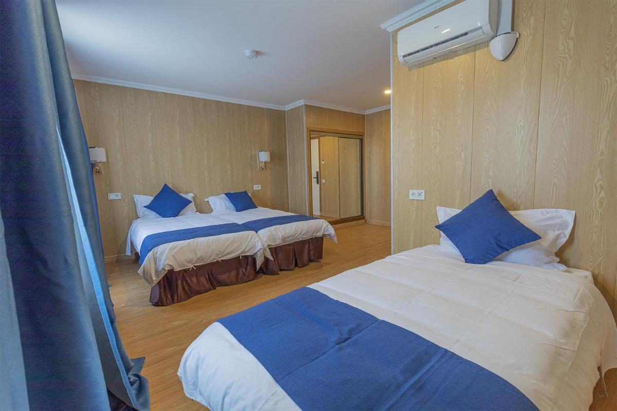 Standard Triple Room photo 2
