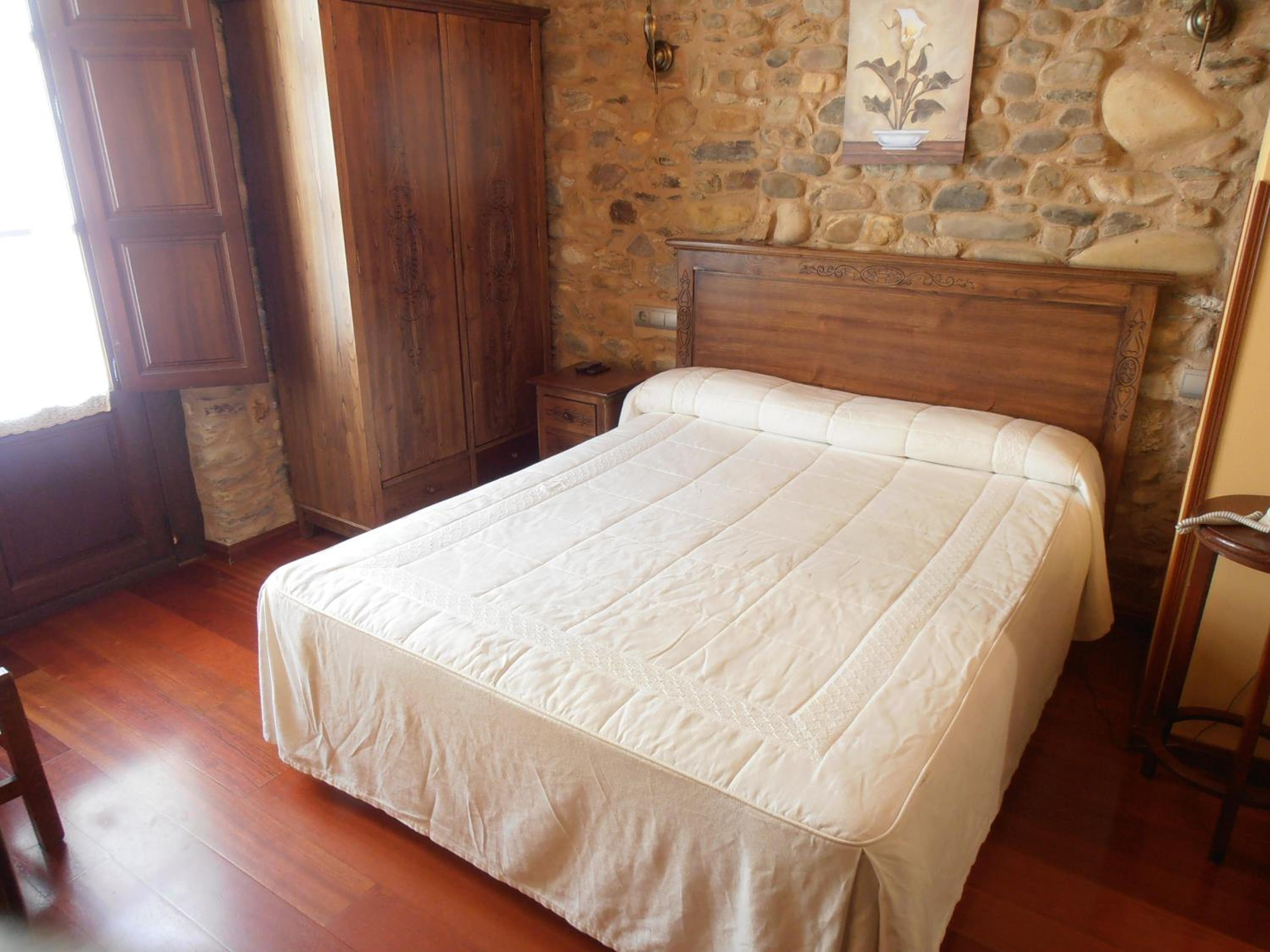 Habitación Doble con Baño Privado (2 Adultos)