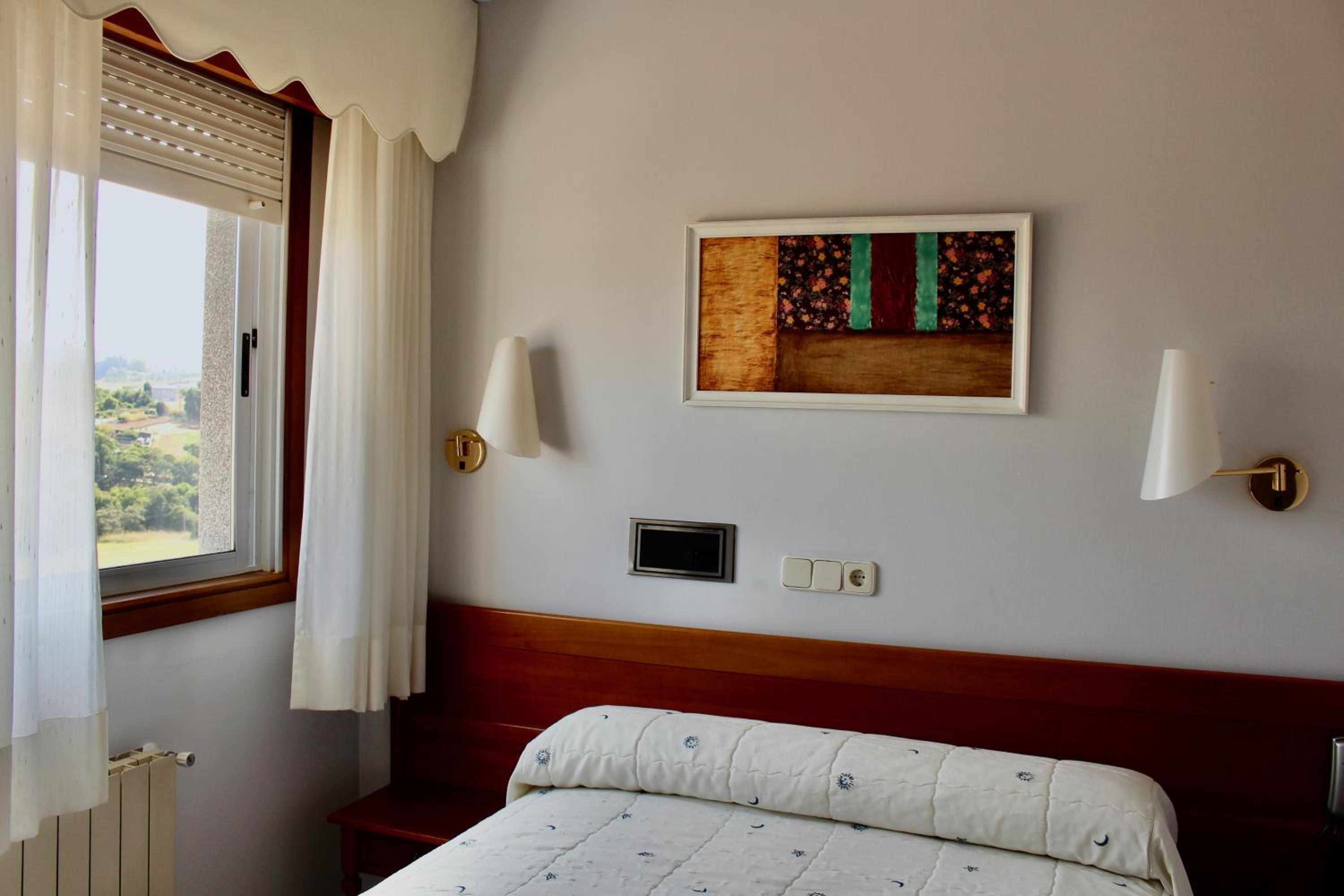 Standard Double or Twin Room photo 3