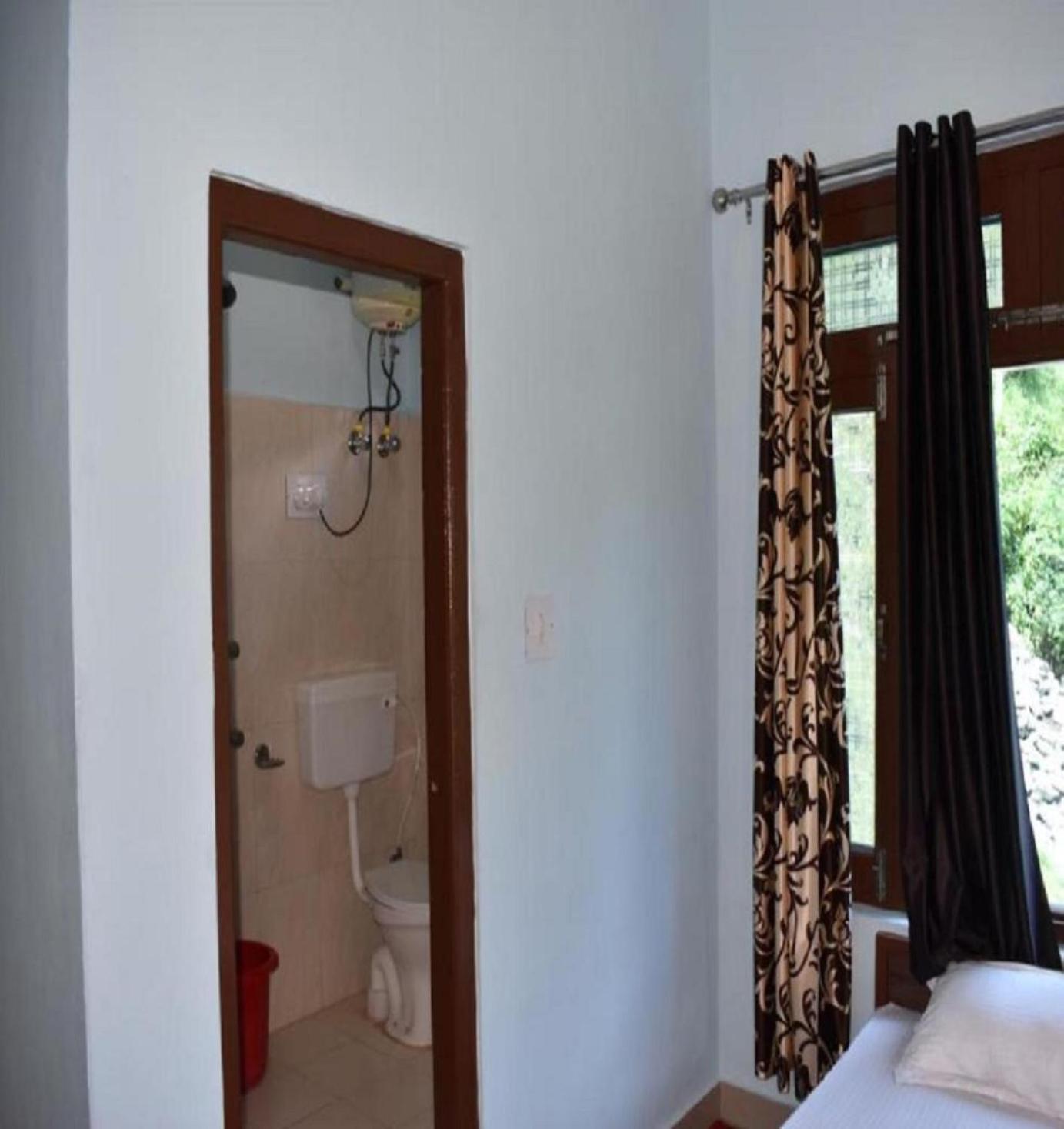 Standard Double Room photo 3