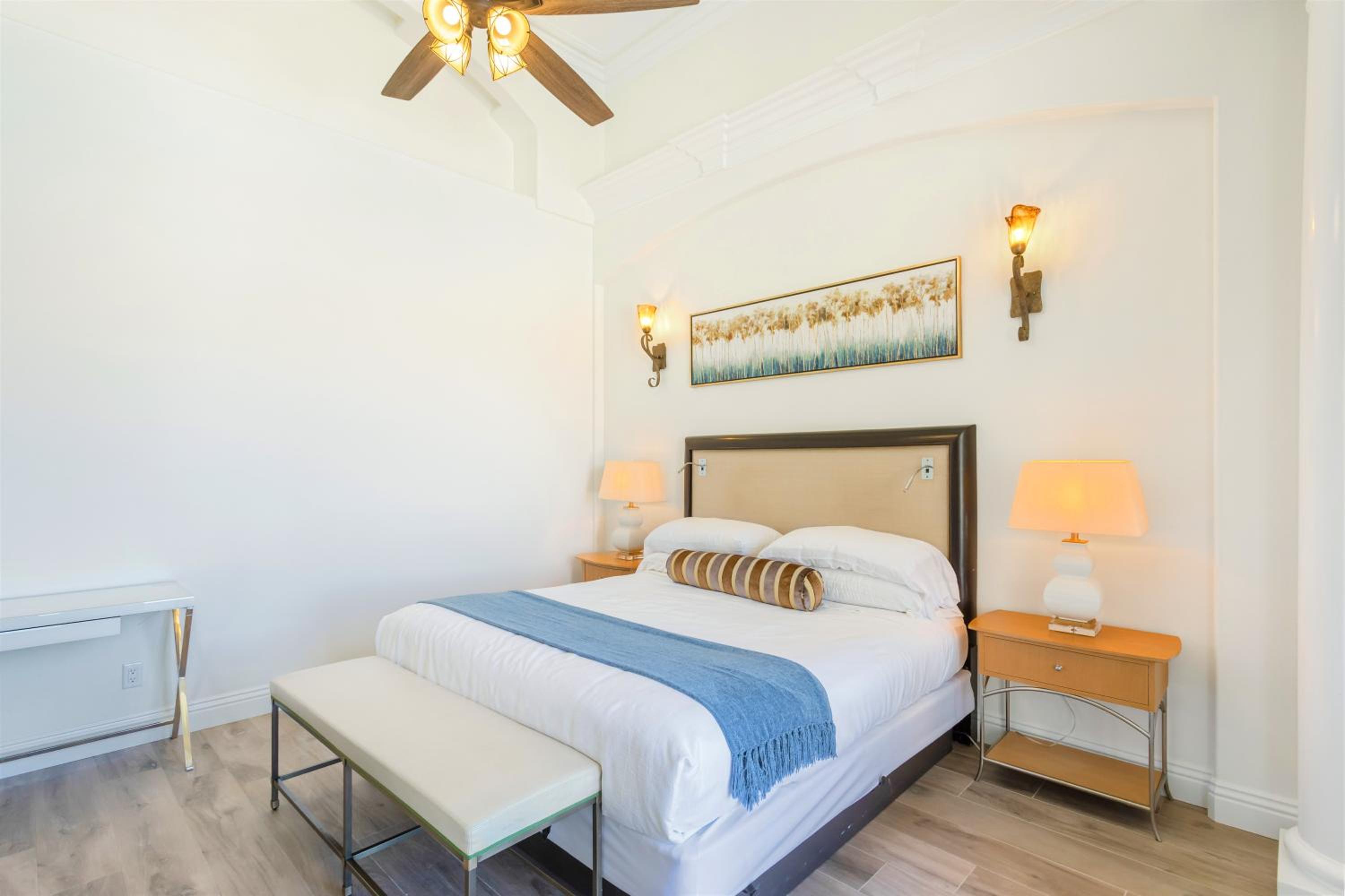 King Suite with Pool View - Photo 6