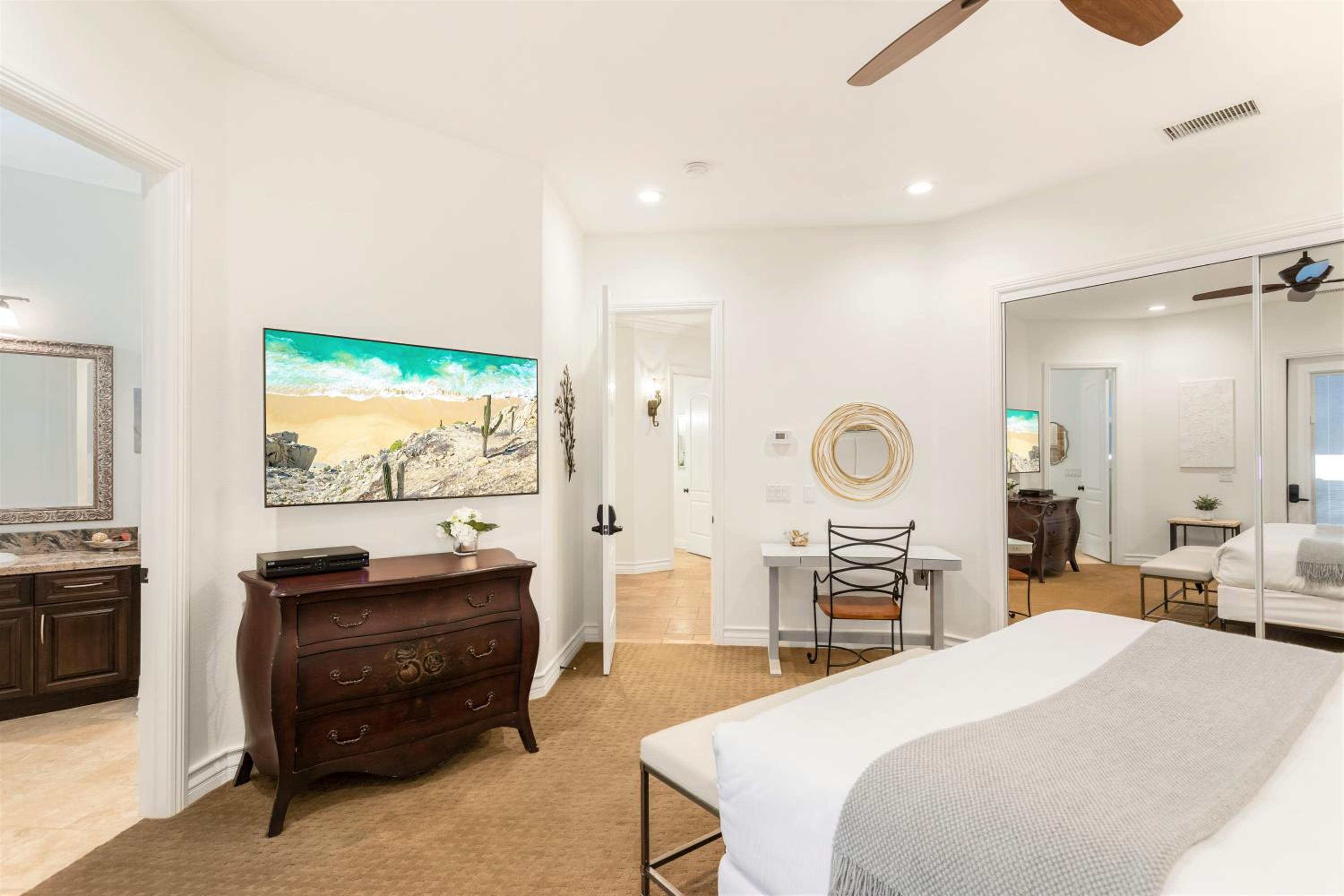 King Suite - Photo 3