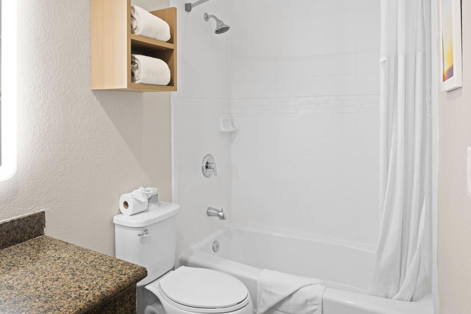King Room - Non-Smoking - Photo 5