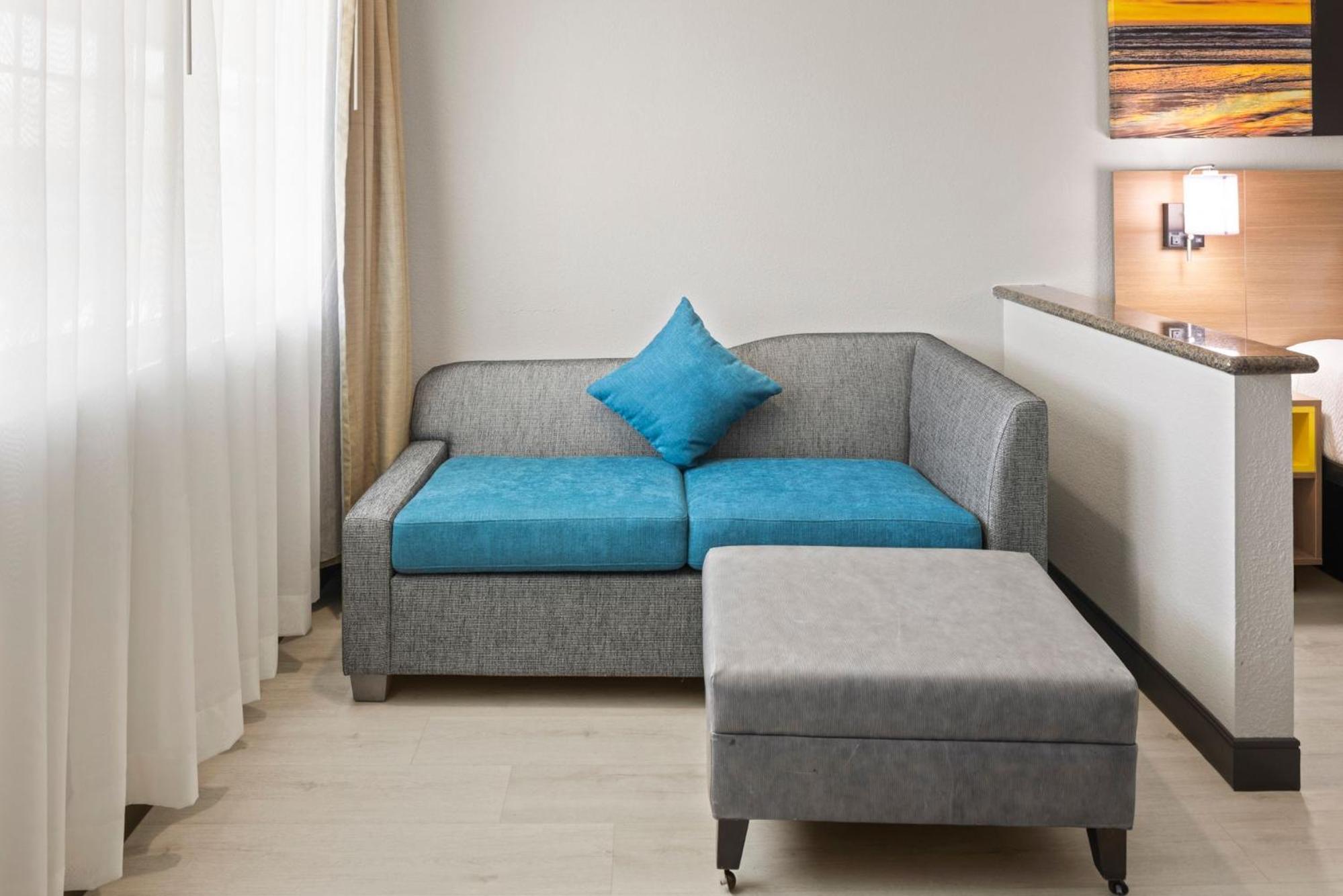 King Studio Suite - Non-Smoking - Photo 16