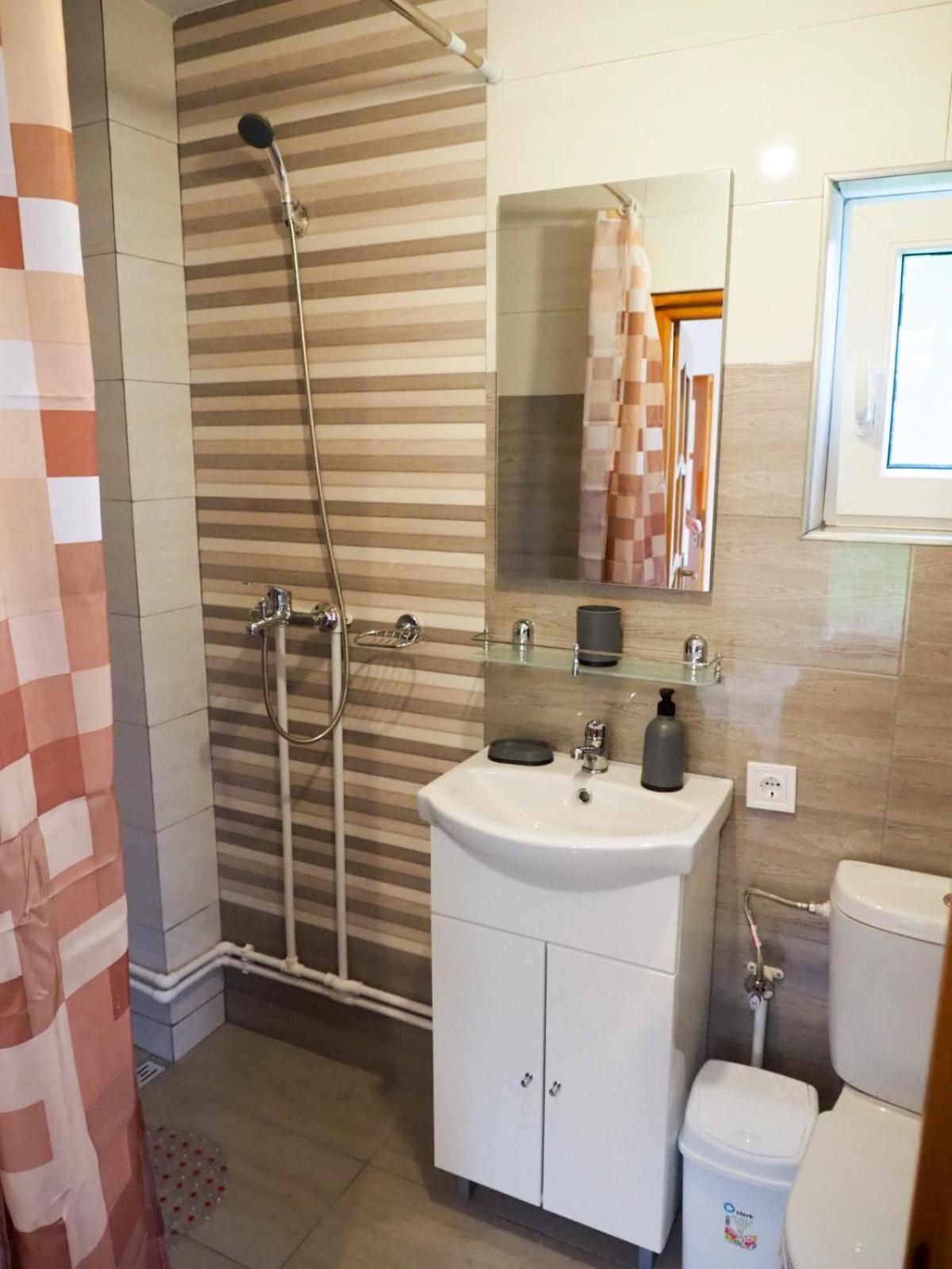 Double Room - Photo 6