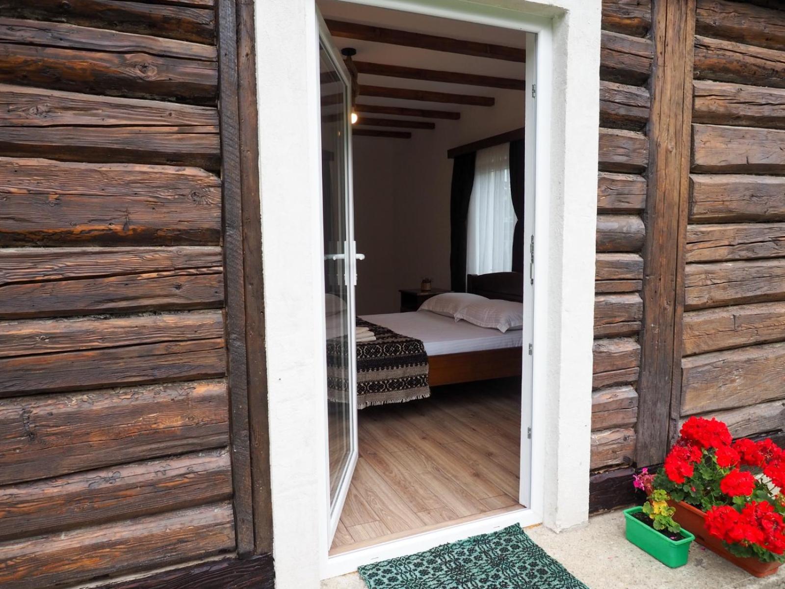 Double Room - Photo 4
