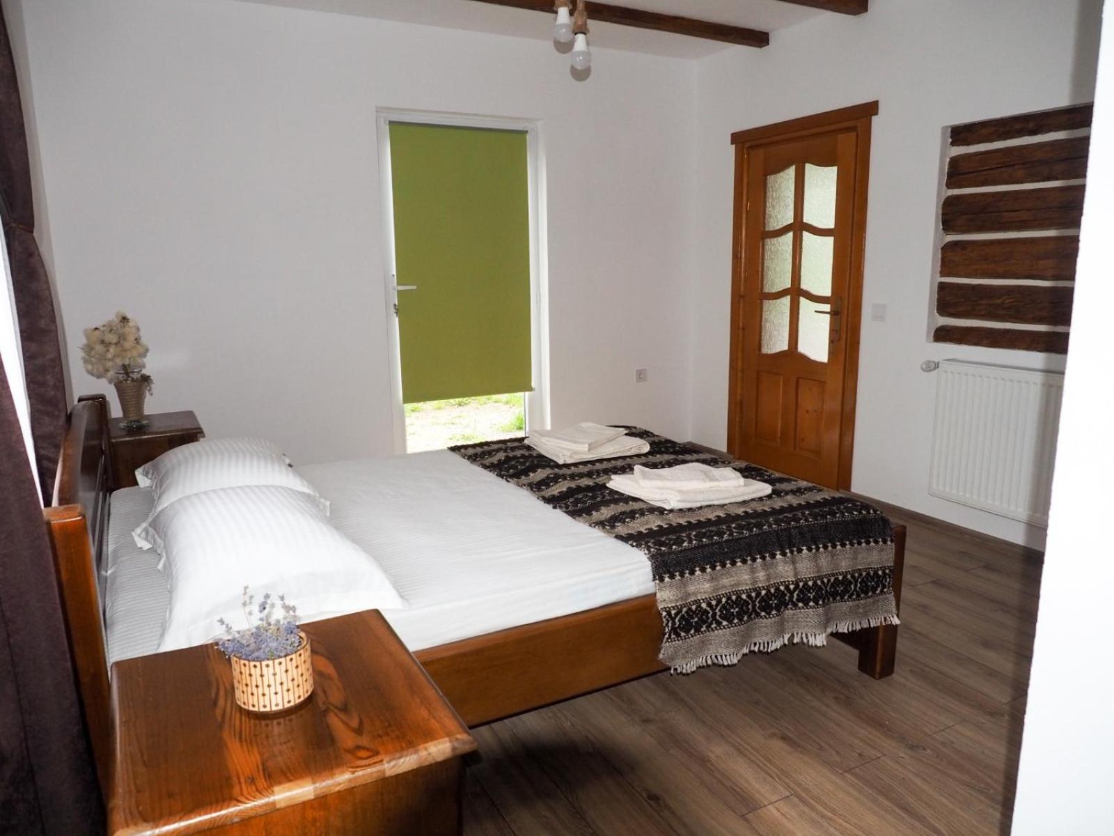 Double Room - Photo 10