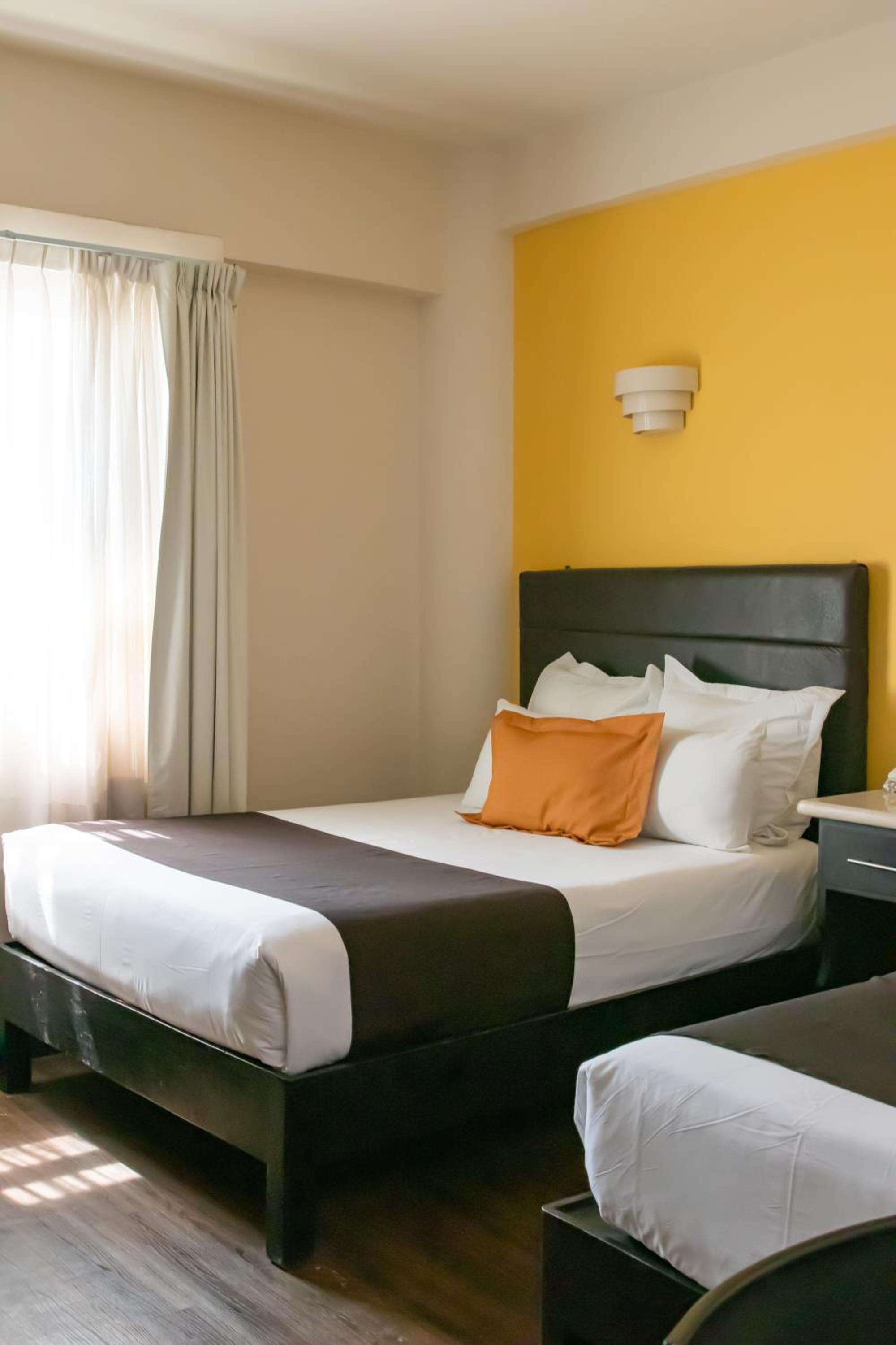 Standard Double Room - Photo 3