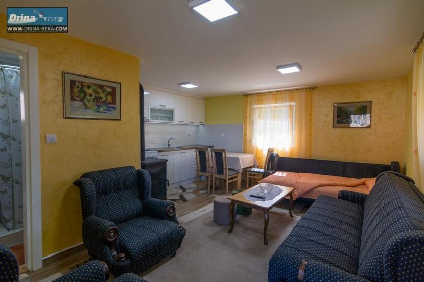 One-Bedroom House photo 1