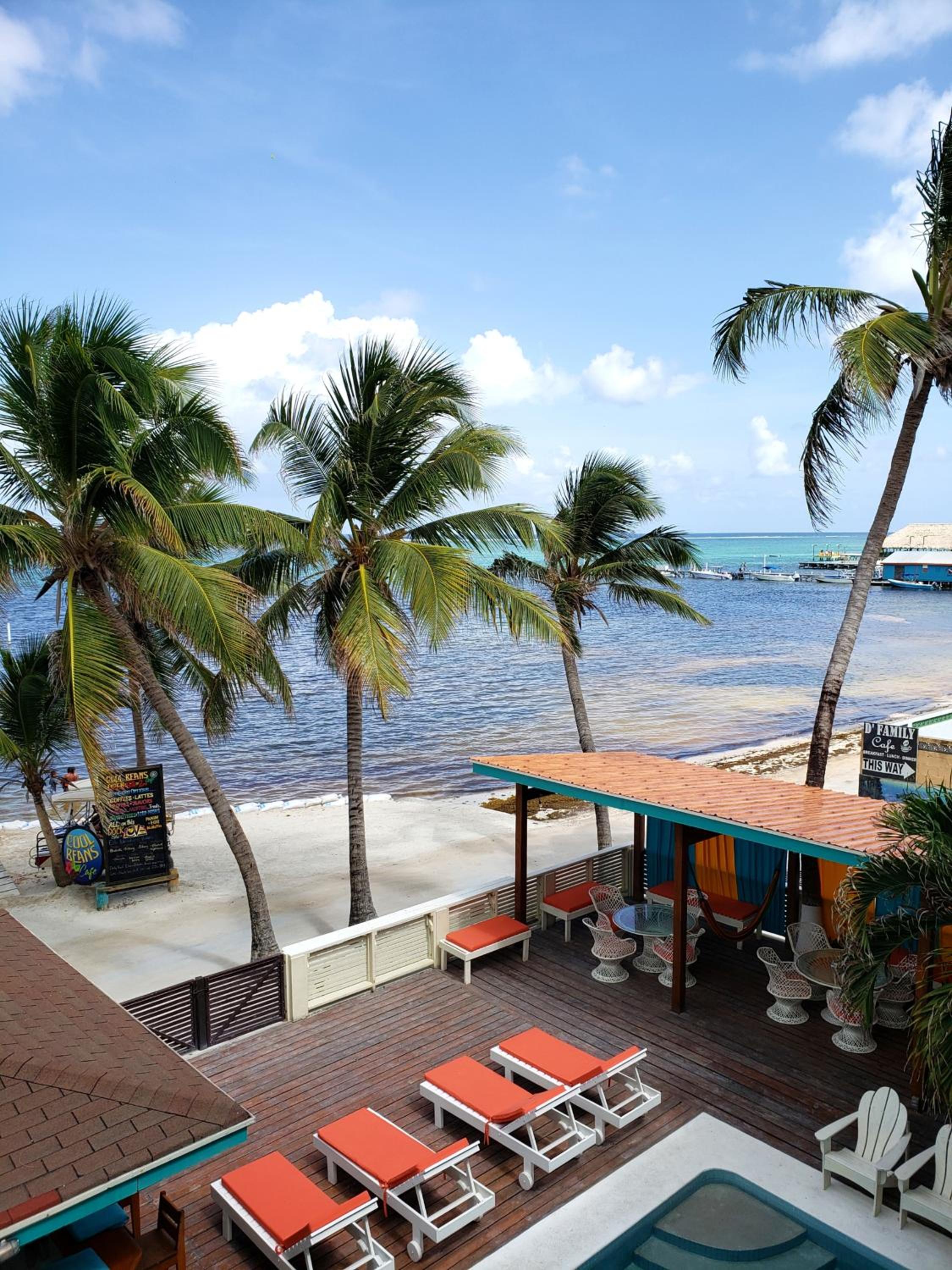 Beachfront (2nd floor) King photo 2