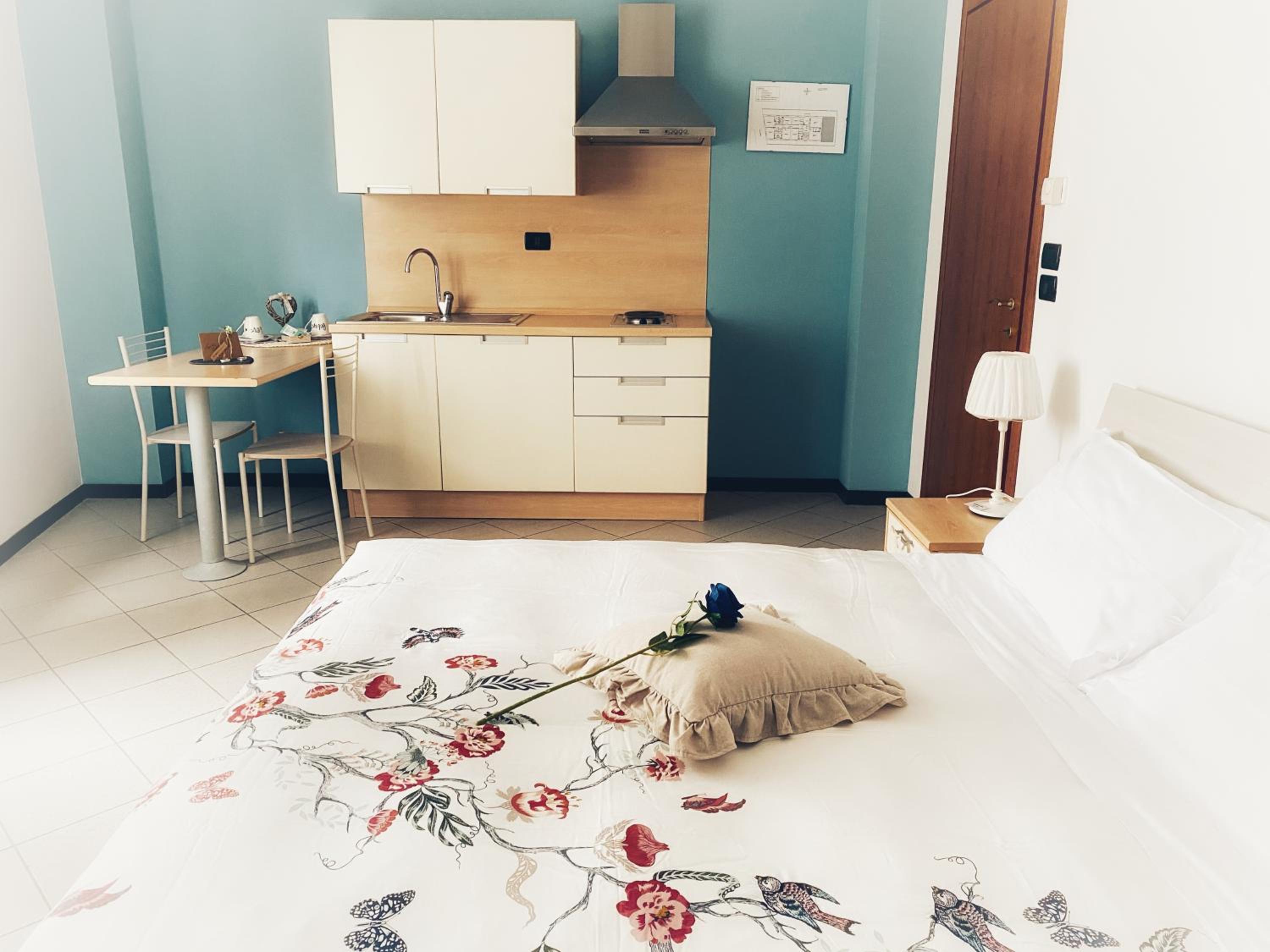 Double Room - Photo 7
